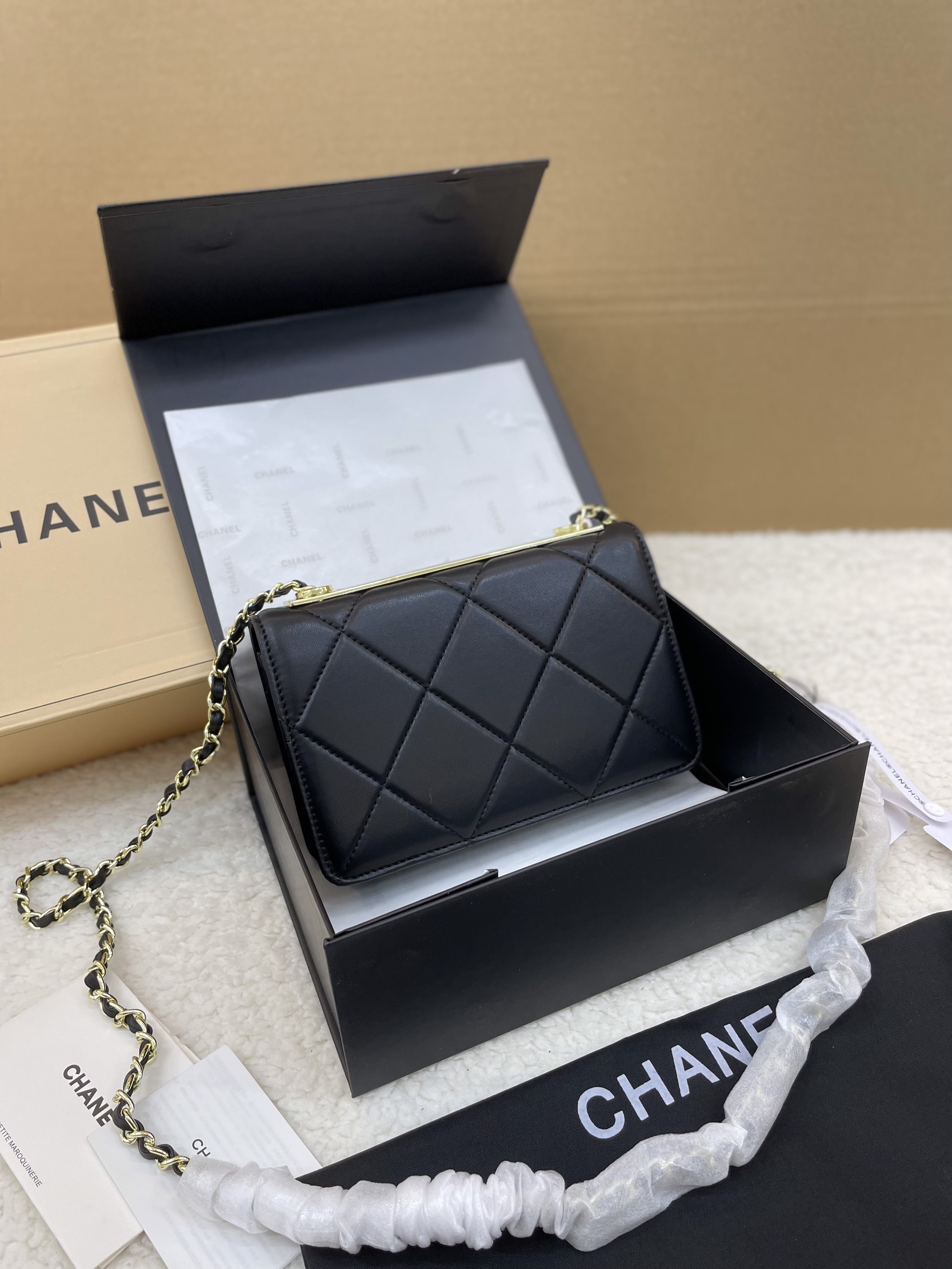 Túi Xách Chanel Woc Super Màu Đen Trám To Size 20cm Full Box