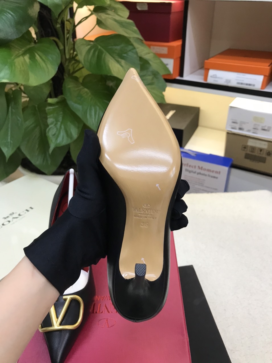 Giày Valentino VLogo Calfskin Pumps Black Siêu Cấp Heels 8cm Size 36