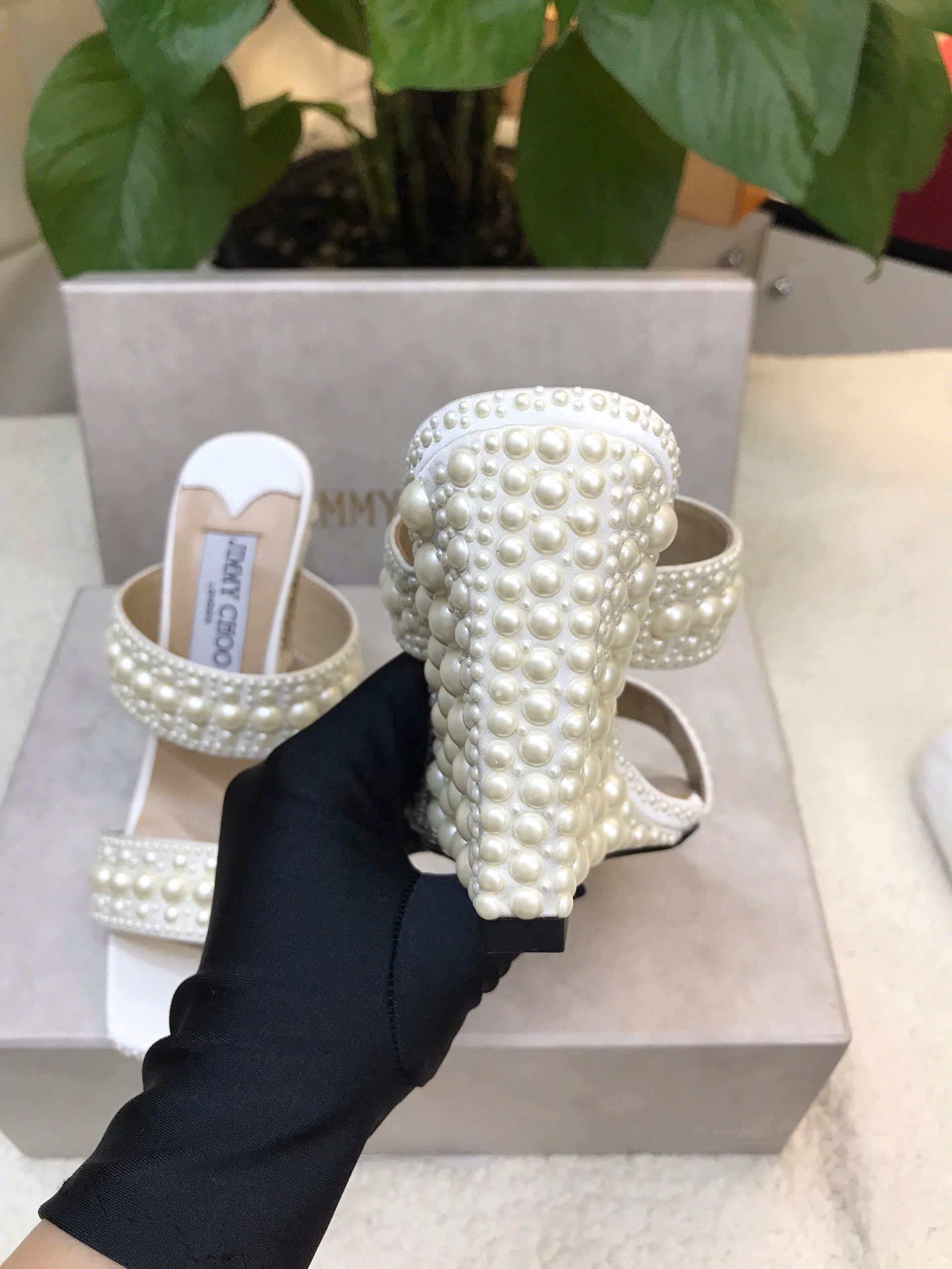 Giày Jimmy Choo Sacoria 85 White Satin Wedge Sandals with All-Over Pearls Siêu Cấp Size 35