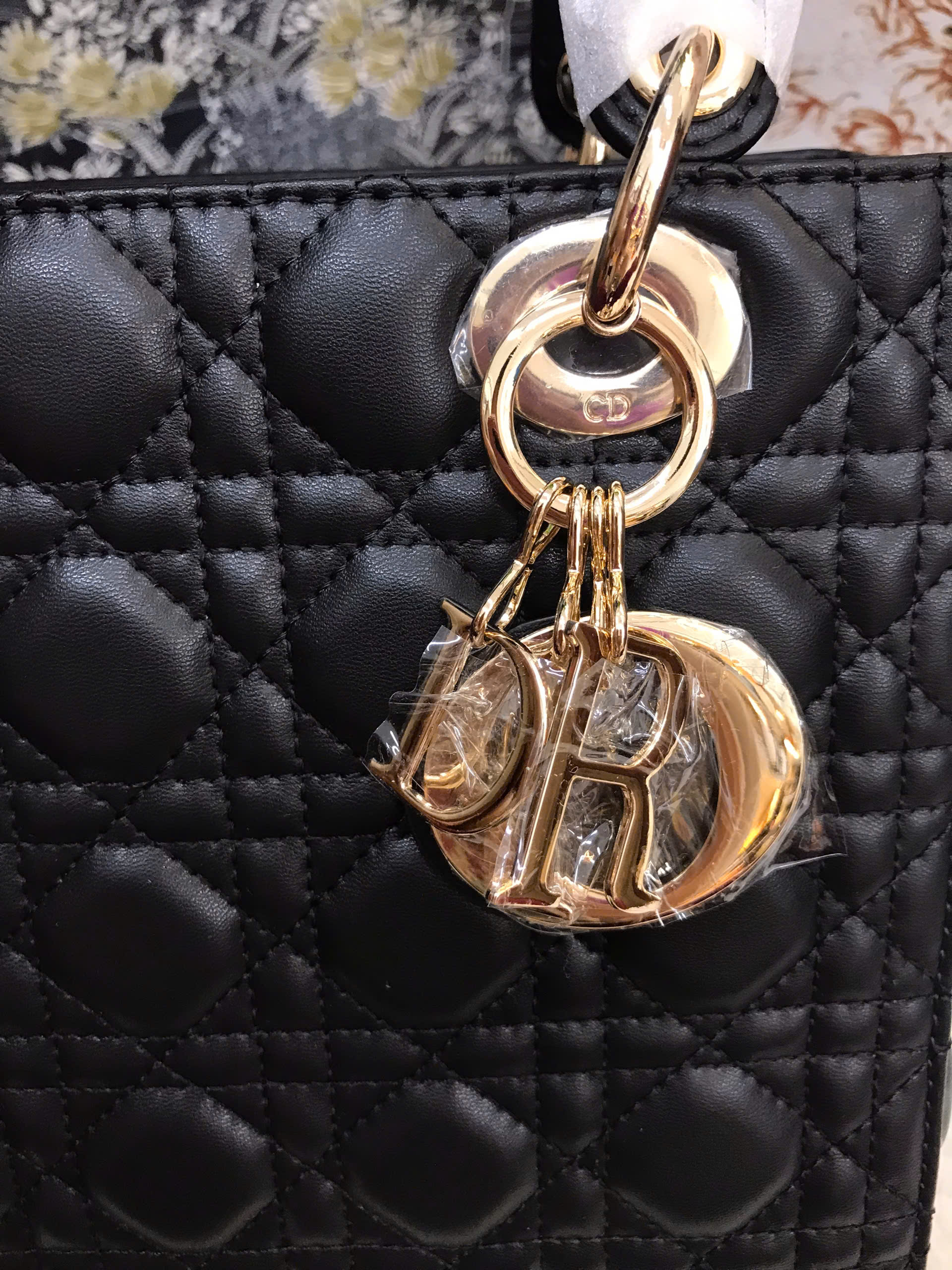 Túi Medium Lady Dior Bag Super Màu Đen Size 24cm