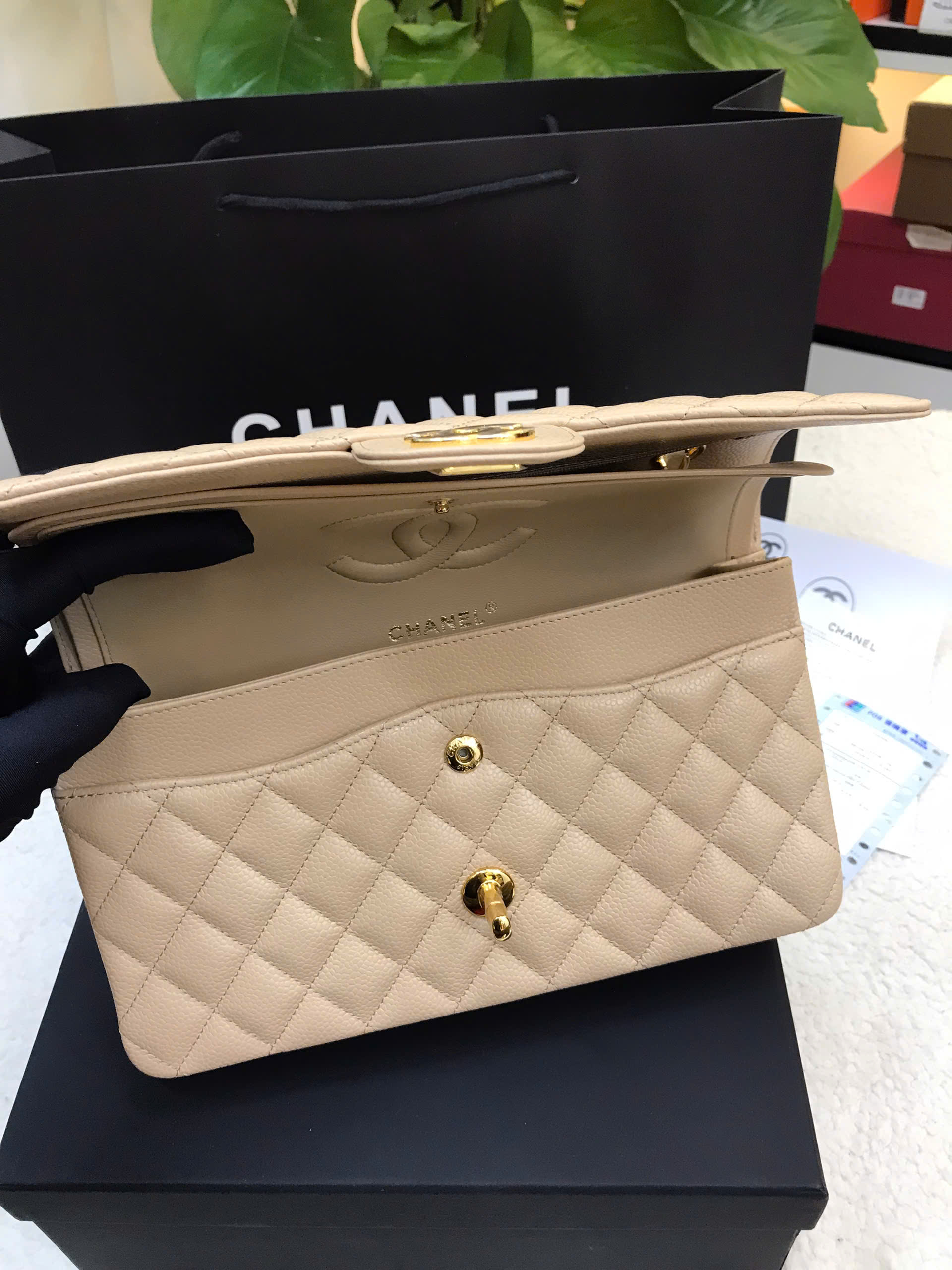 Túi Chanel Classic Beige Caviar Medium Vip Màu Be Size 25cm