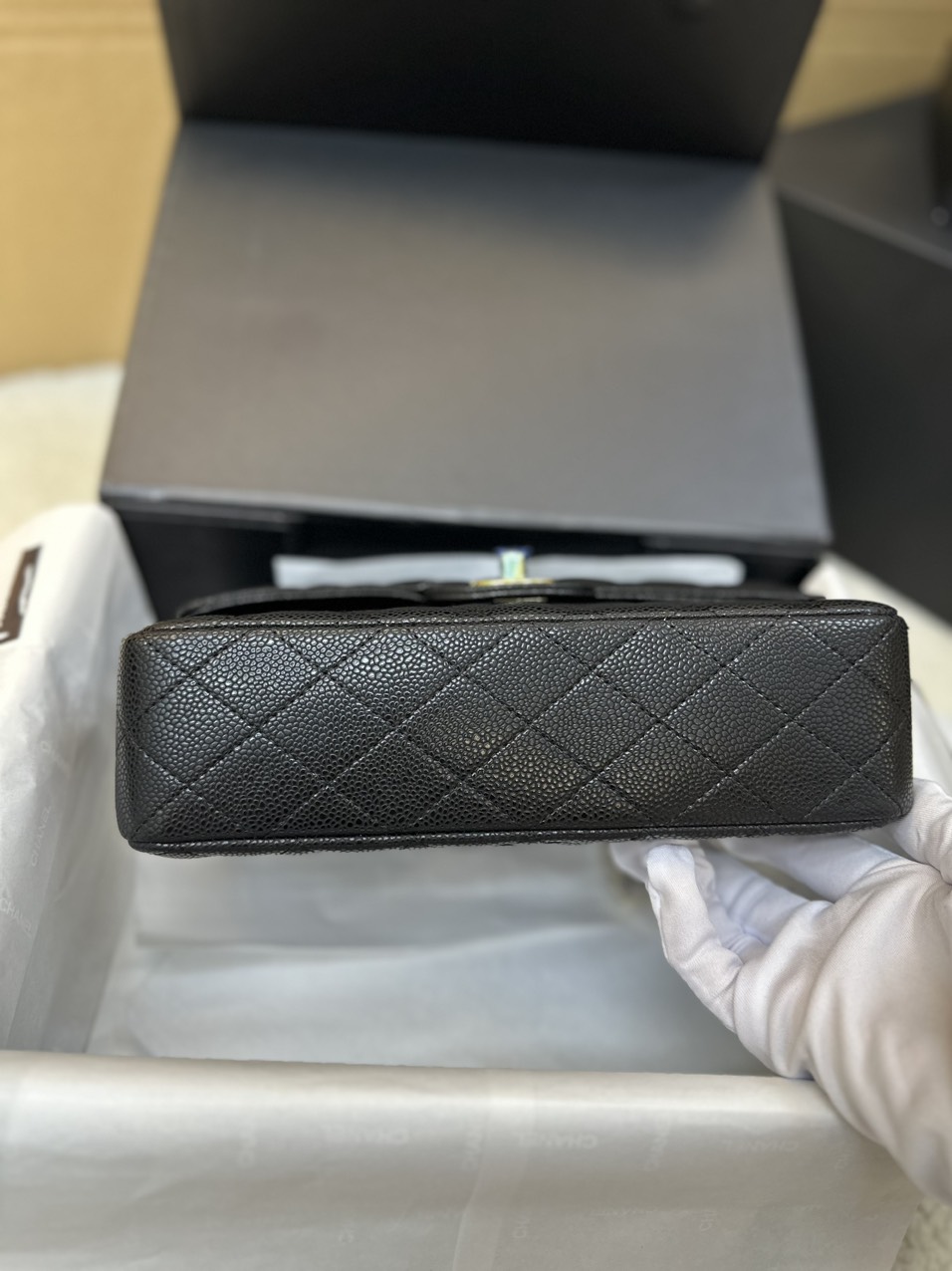 Túi Xách Chanel Small Classic Handbag Super Da Hạt Màu Đen Size 23cm