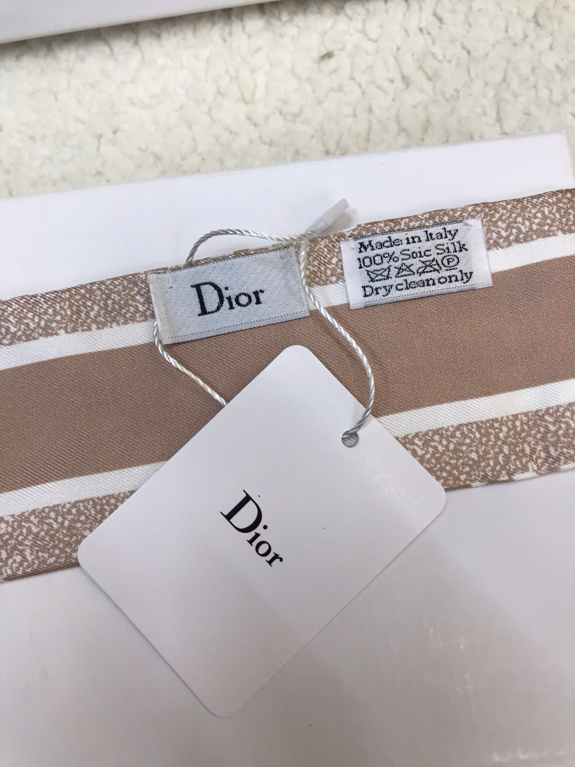 Khăn Dior Oblique Mitzah Scarf Màu Hồng Size 6 x 105cm