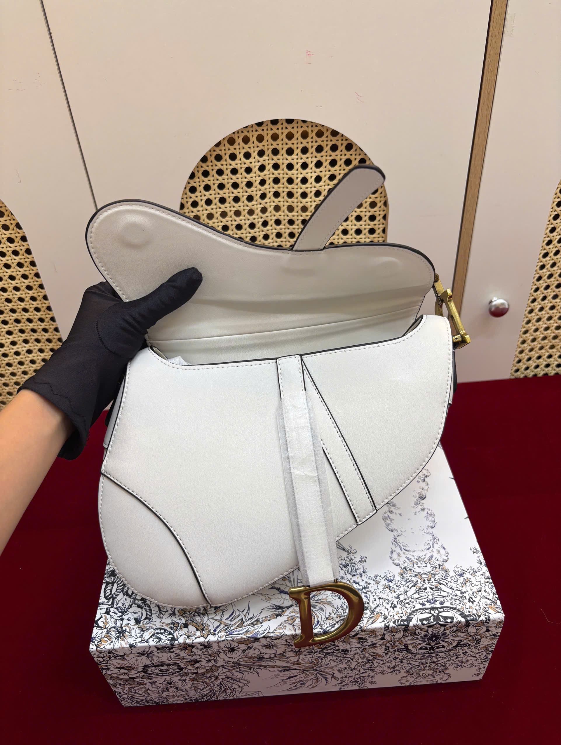 Túi Xách Dior Saddle Bag With Strap Super Màu Trắng Size 25.5cm