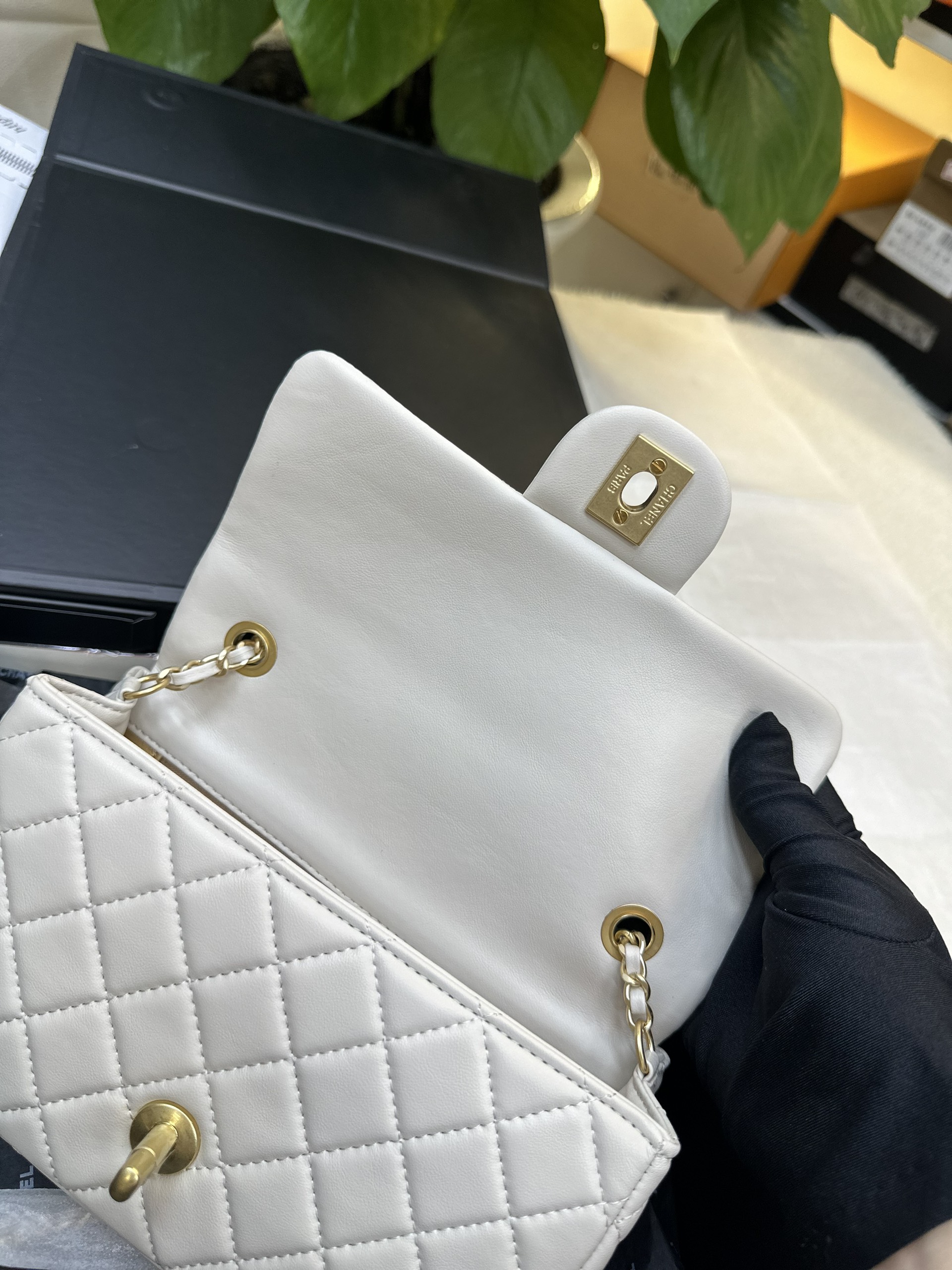 Túi Chanel Lambskin Quilted Mini CC Pearl Crush Super Màu Trắng Size 20cm