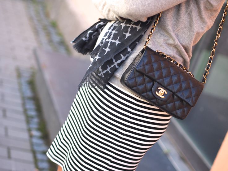 Túi Xách Chanel Classic Super Da Lì Màu Đen Khóa Vàng Size 26cm