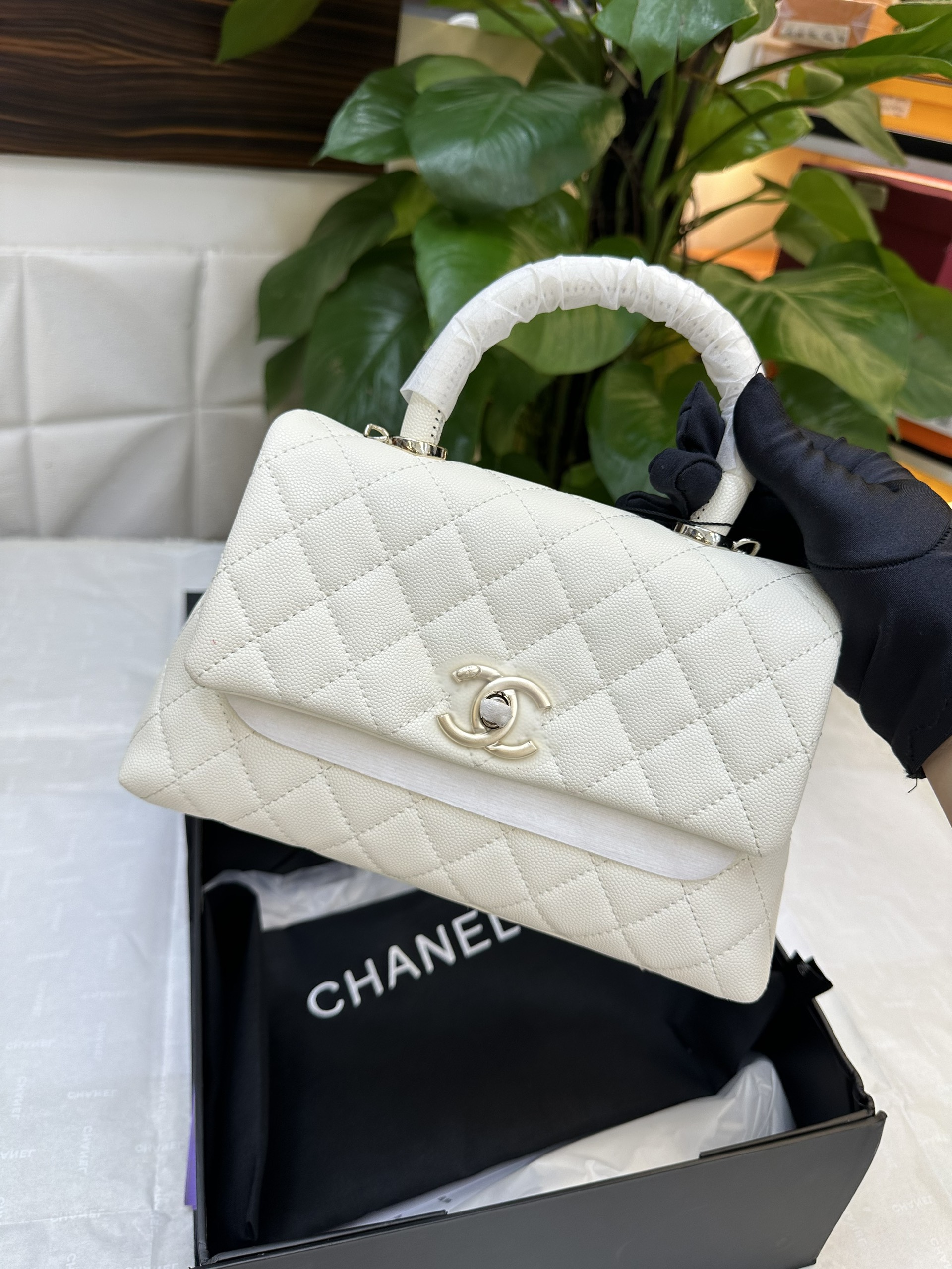 Túi Chanel Coco Super Màu Trắng Da Hạt Khóa Bạc Size 23cm