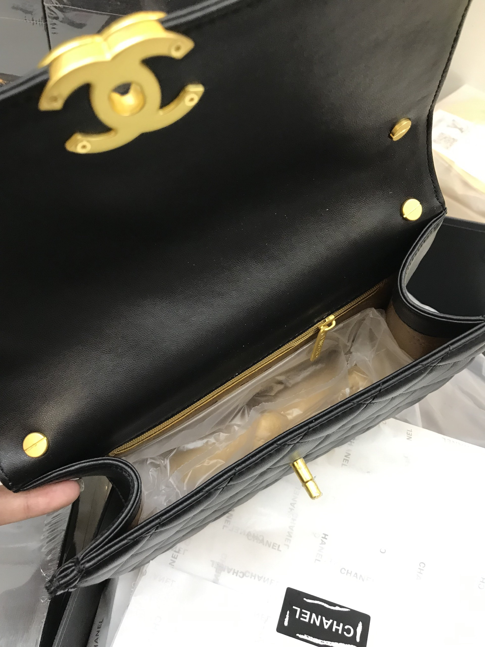 Túi Xách Chanel Classic Super Màu Đen Khóa Vàng Size 23cm