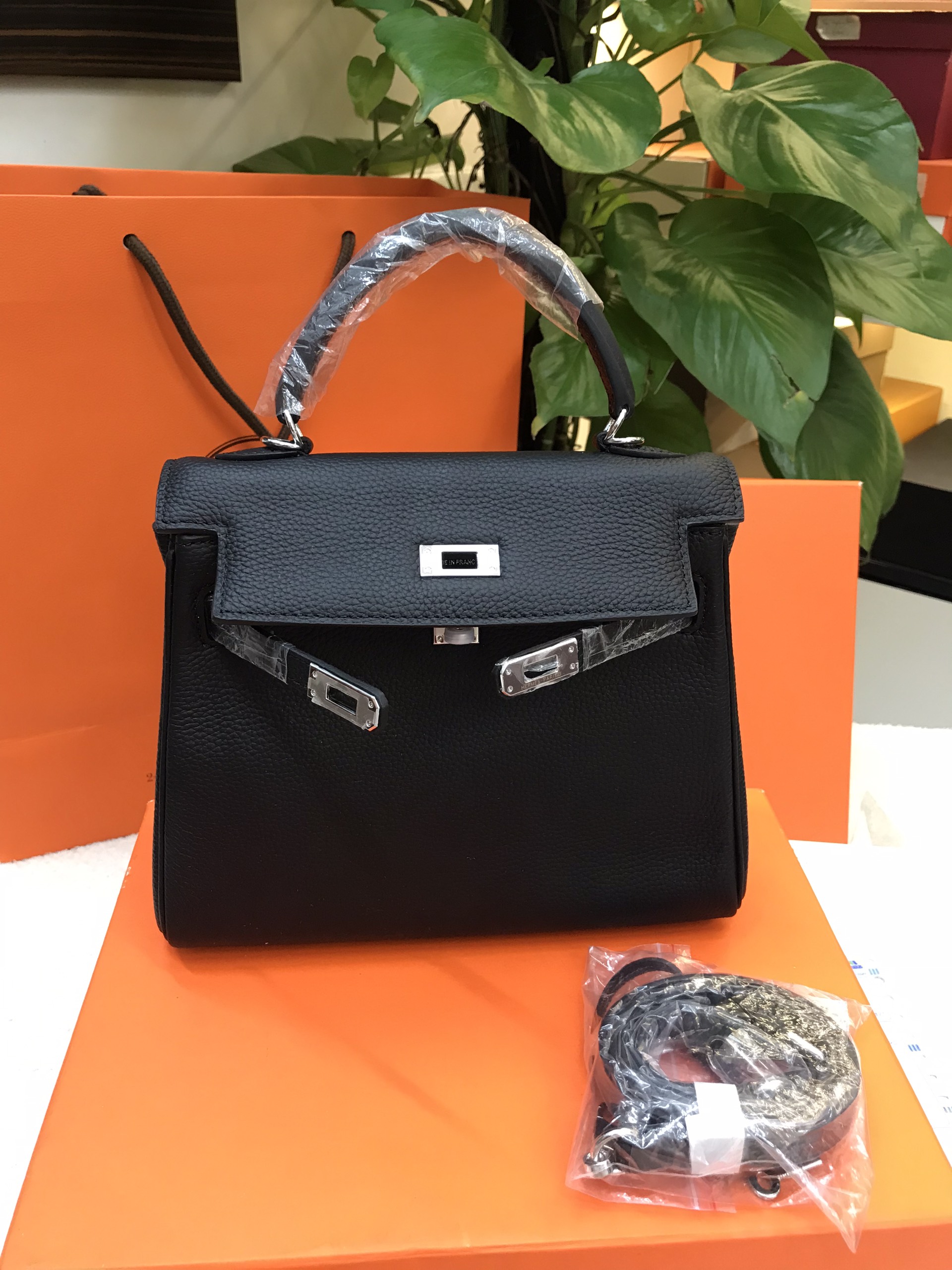 Túi Hermes Kelly 25 Da Mềm Màu Đen Khóa Bạc Size 25cm