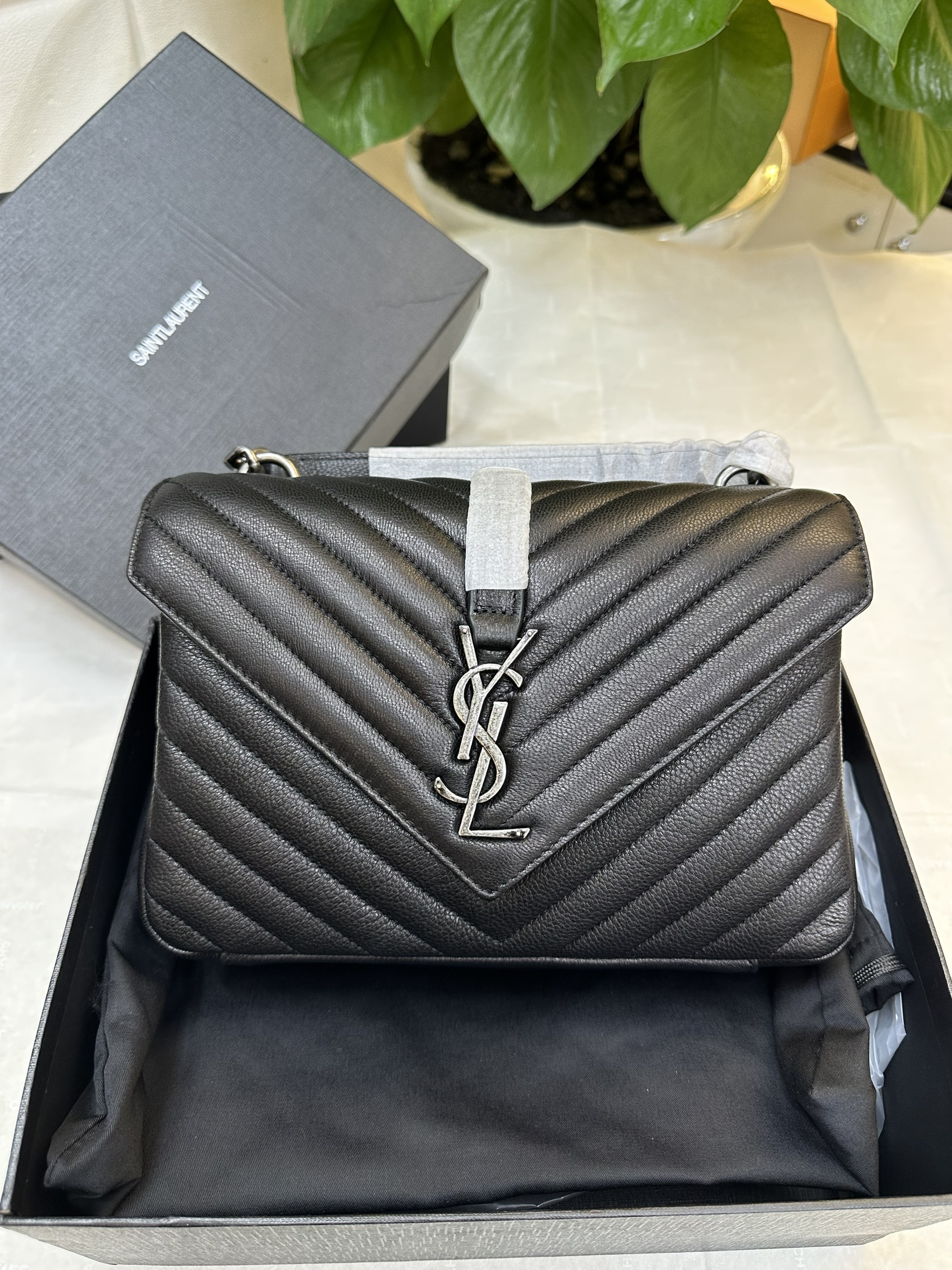 Túi Ysl College Medium In Quilted Leather Black Size 24cm