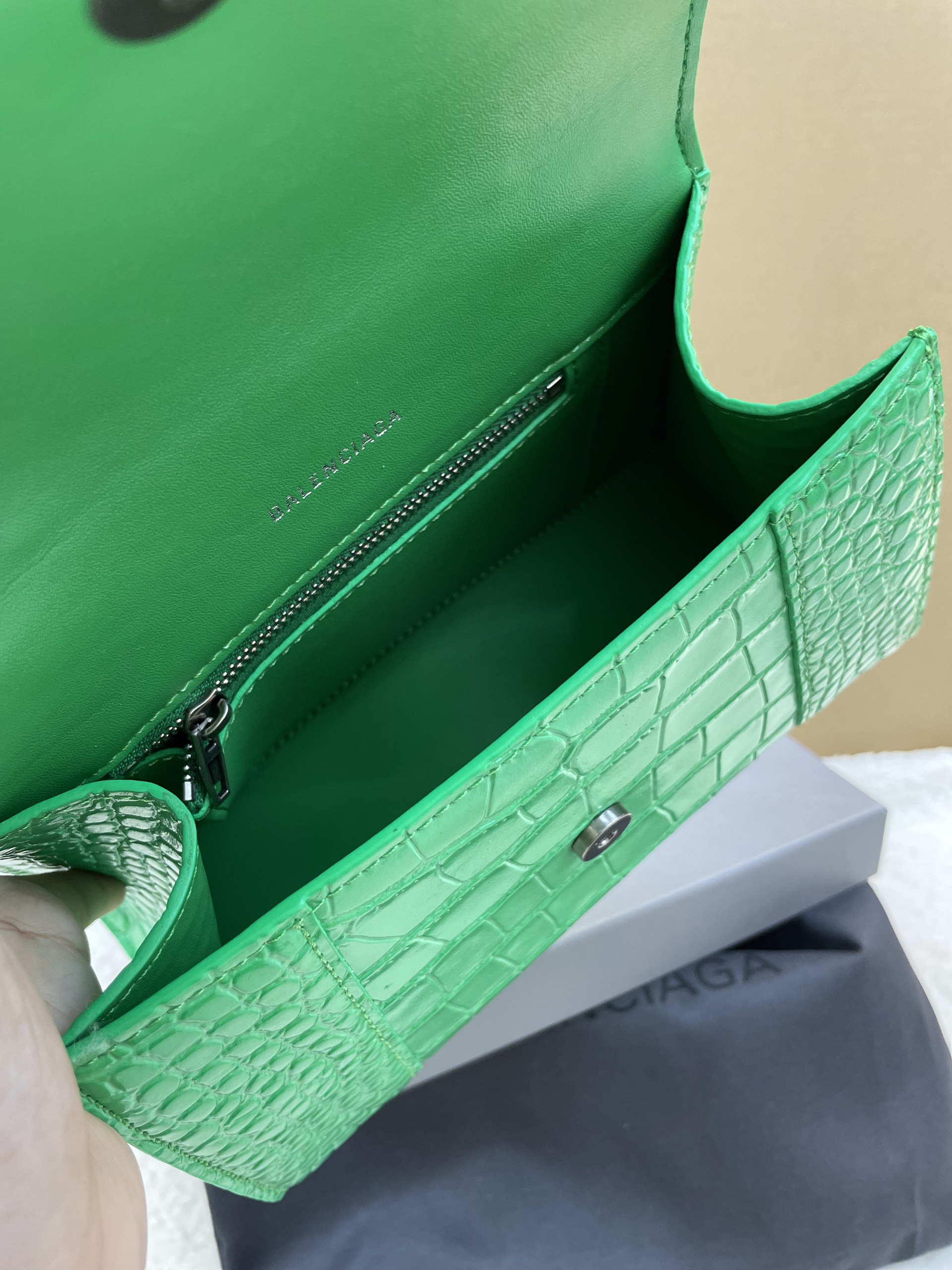 Túi Xách Balenciaga Hourglass Super Da Cá Sấu Size 25cm Màu Xanh