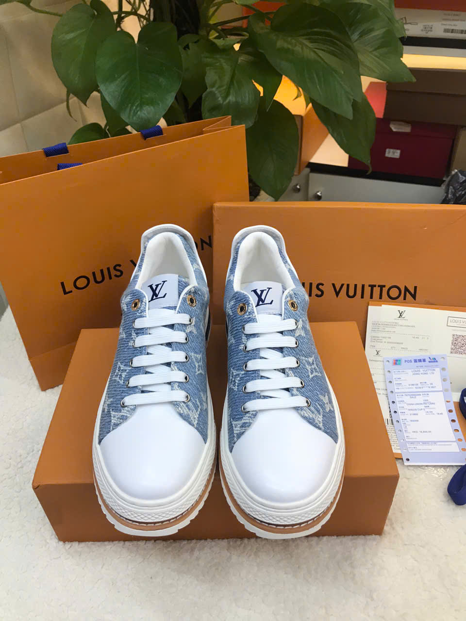 Giày LV Time Out Trainers Blue Size 43 1AC28U