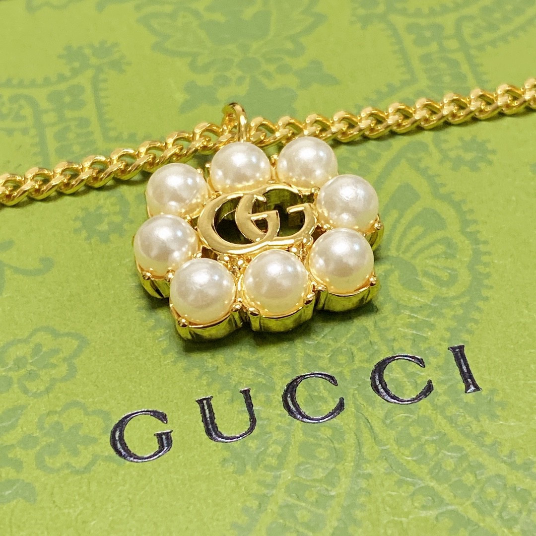 Vòng Cổ Gucci Siêu Cấp Dây Kim Loại Vàng Mặt Logo GG Đính Ngọc Trai