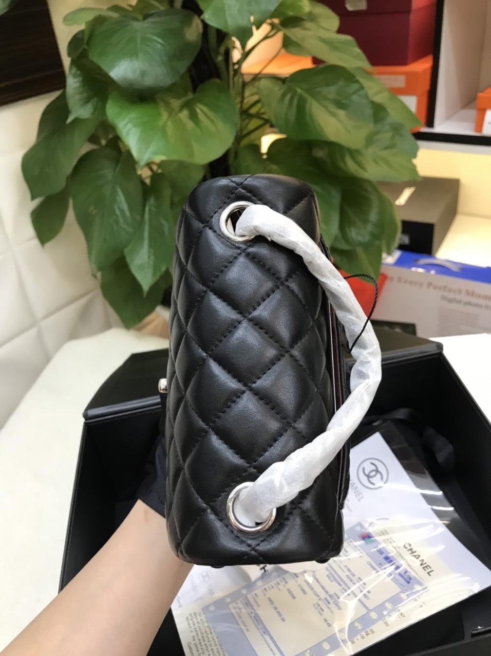 Túi Chanel Classic Flap Mini Màu Đen Khóa Bạc Size 17cm