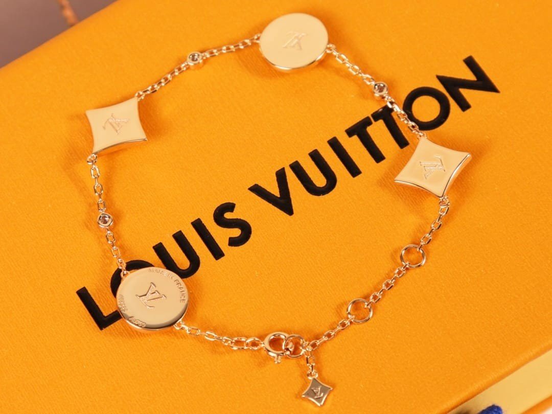 Vòng Tay Louis Vuitton Kim Cương Siêu Cấp Ngôi Sao Full Box