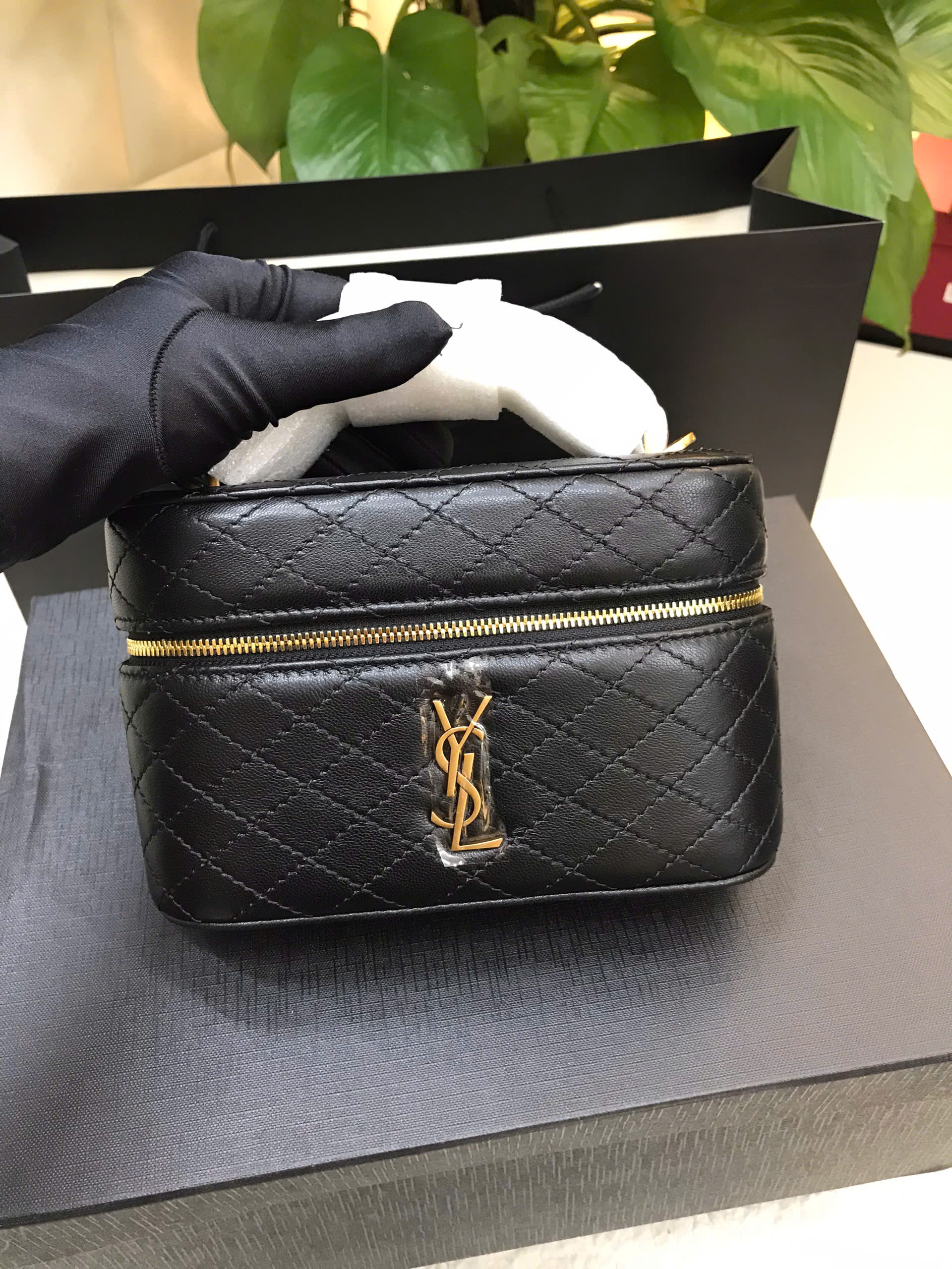 Túi YSL Gaby Vanity Bag In Lambskin Black Siêu Cấp Màu Đen Size 18cm