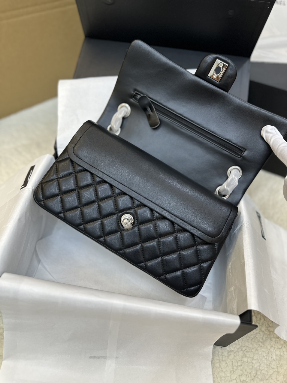 Túi Xách Chanel Classic Flap Đen Size 25cm
