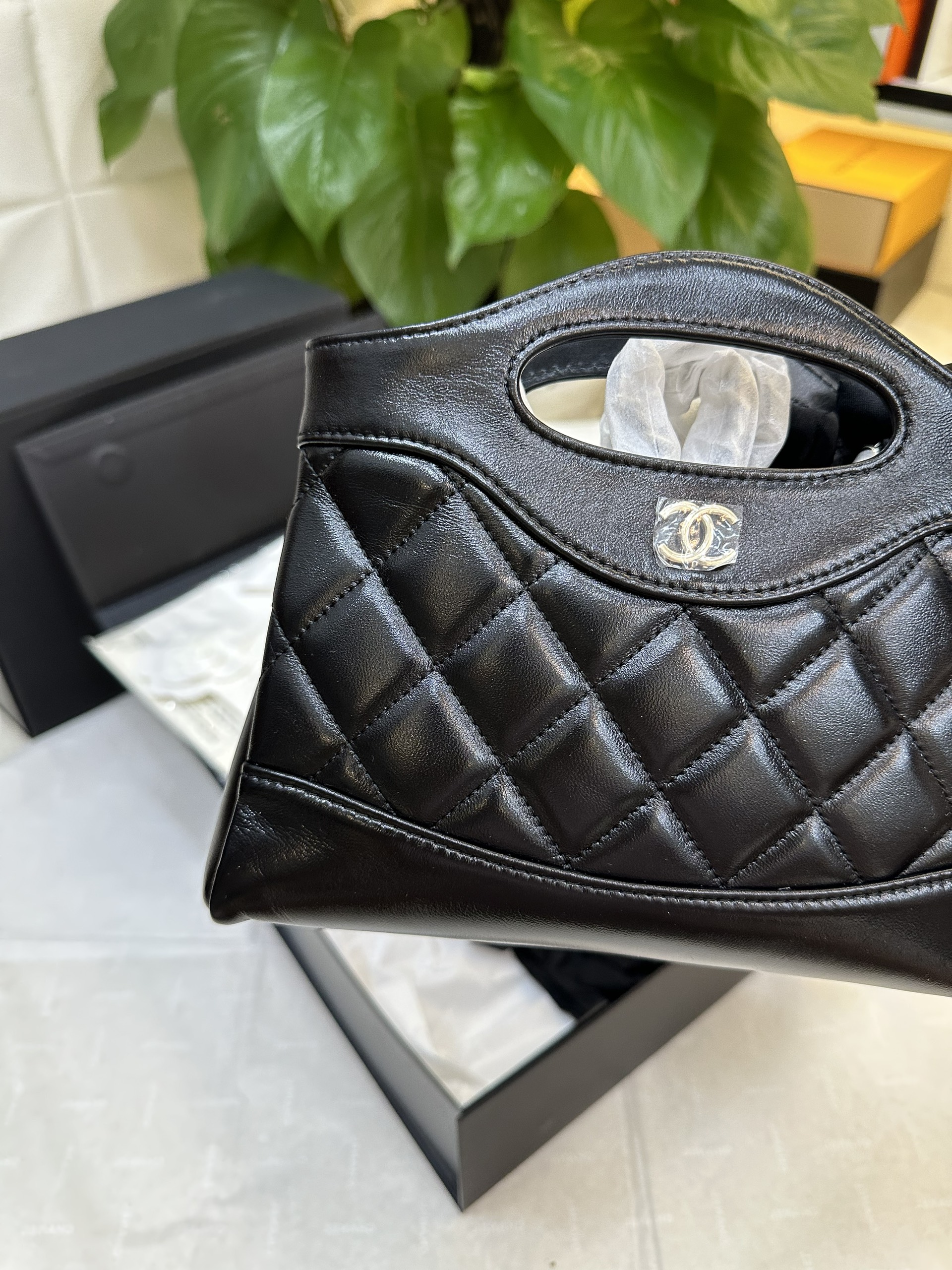 Túi Chanel 24K Kelly VIP Màu Đen Size 19cm