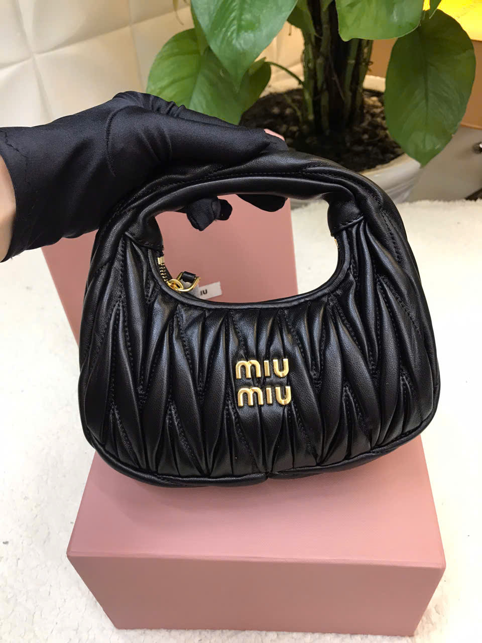 Túi MiuMiu Wander Matelassé Nappa Leather Hobo Bag Vip Màu Đen