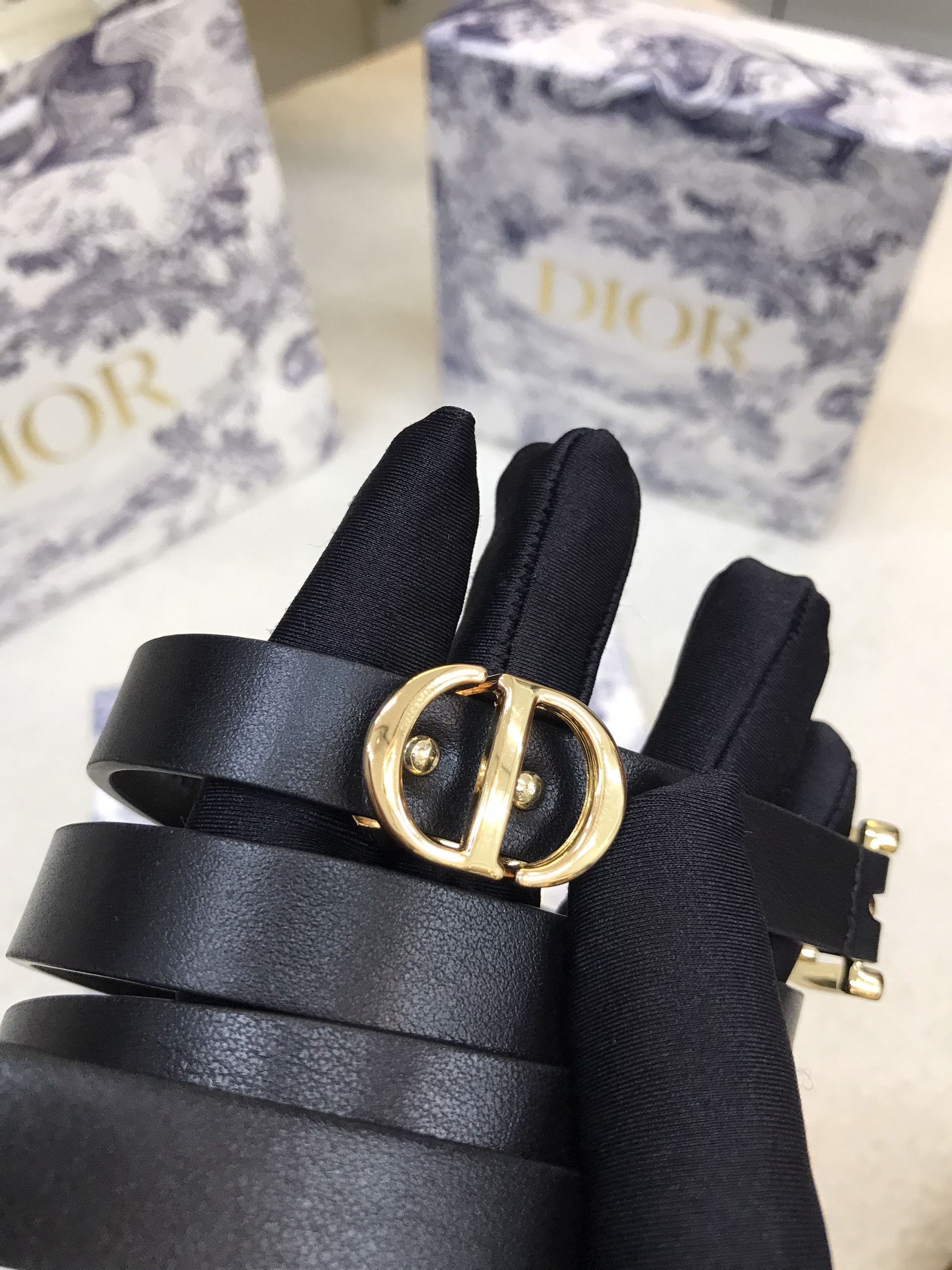 Thắt Lưng Dior 30 Montaigne Loop Belt Black Logo Gold Siêu Cấp