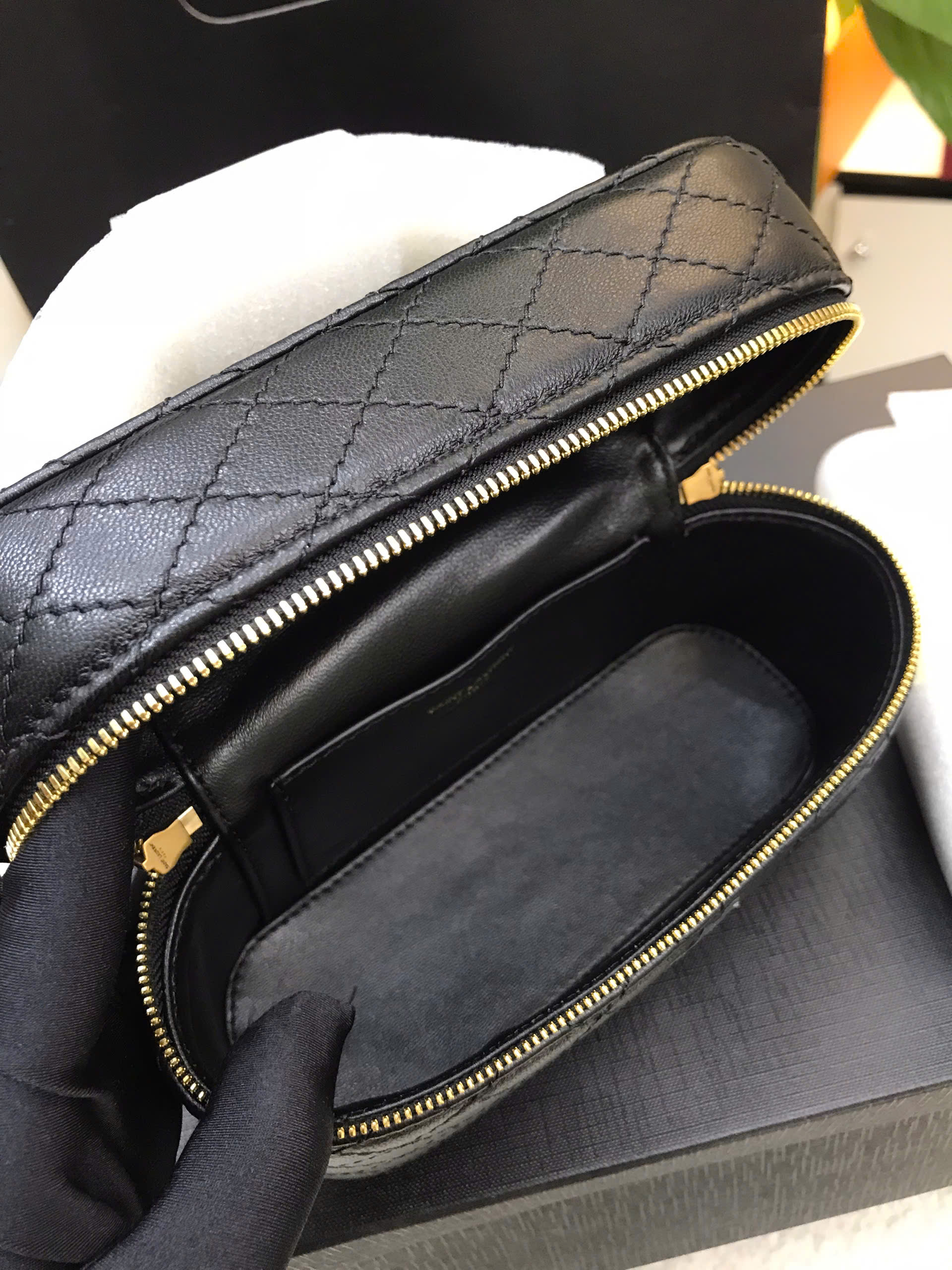 Túi YSL Gaby Vanity Bag In Lambskin Black Siêu Cấp Màu Đen Size 18cm