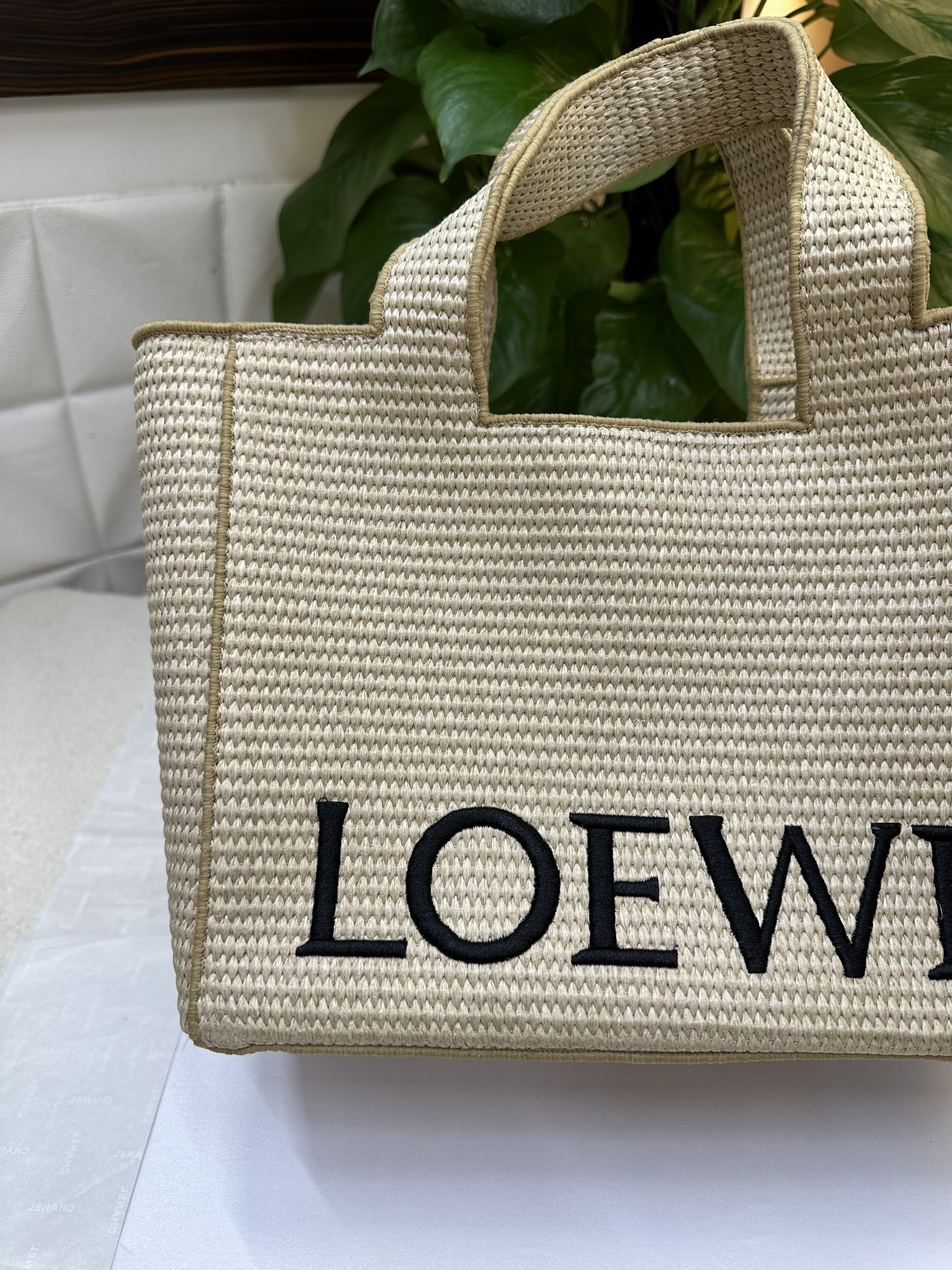 Túi Loewe Medium LOEWE Font Tote In Raffia Super Màu Be Size 30cm