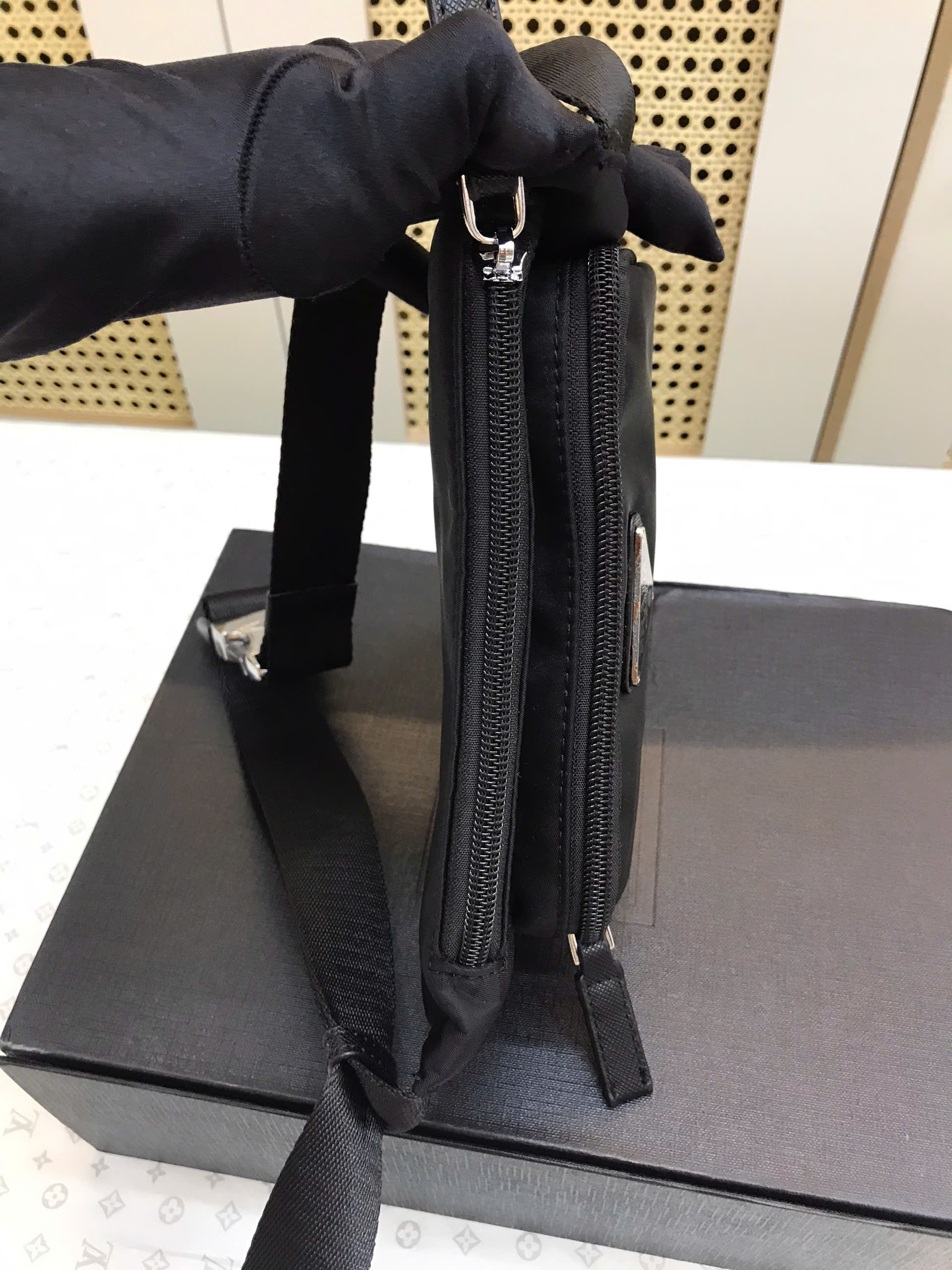 Túi Prada Black Re-Nylon Belt Bag Super Màu Đen Size 21cm