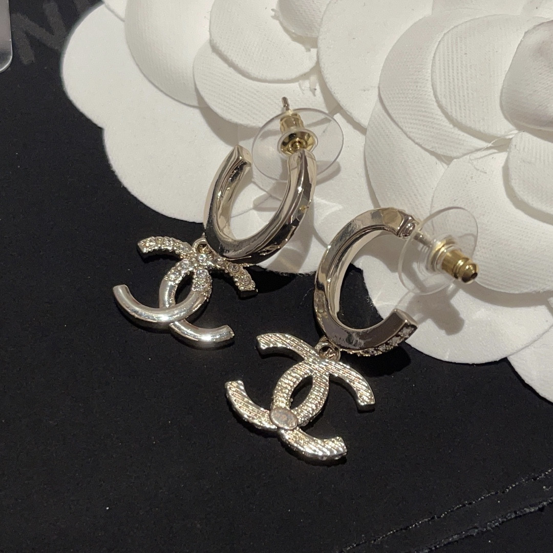 Hoa Tai Chanel Hoop Earrings Metal & Strass Gold & Crystal AB9453 B09560 NL010