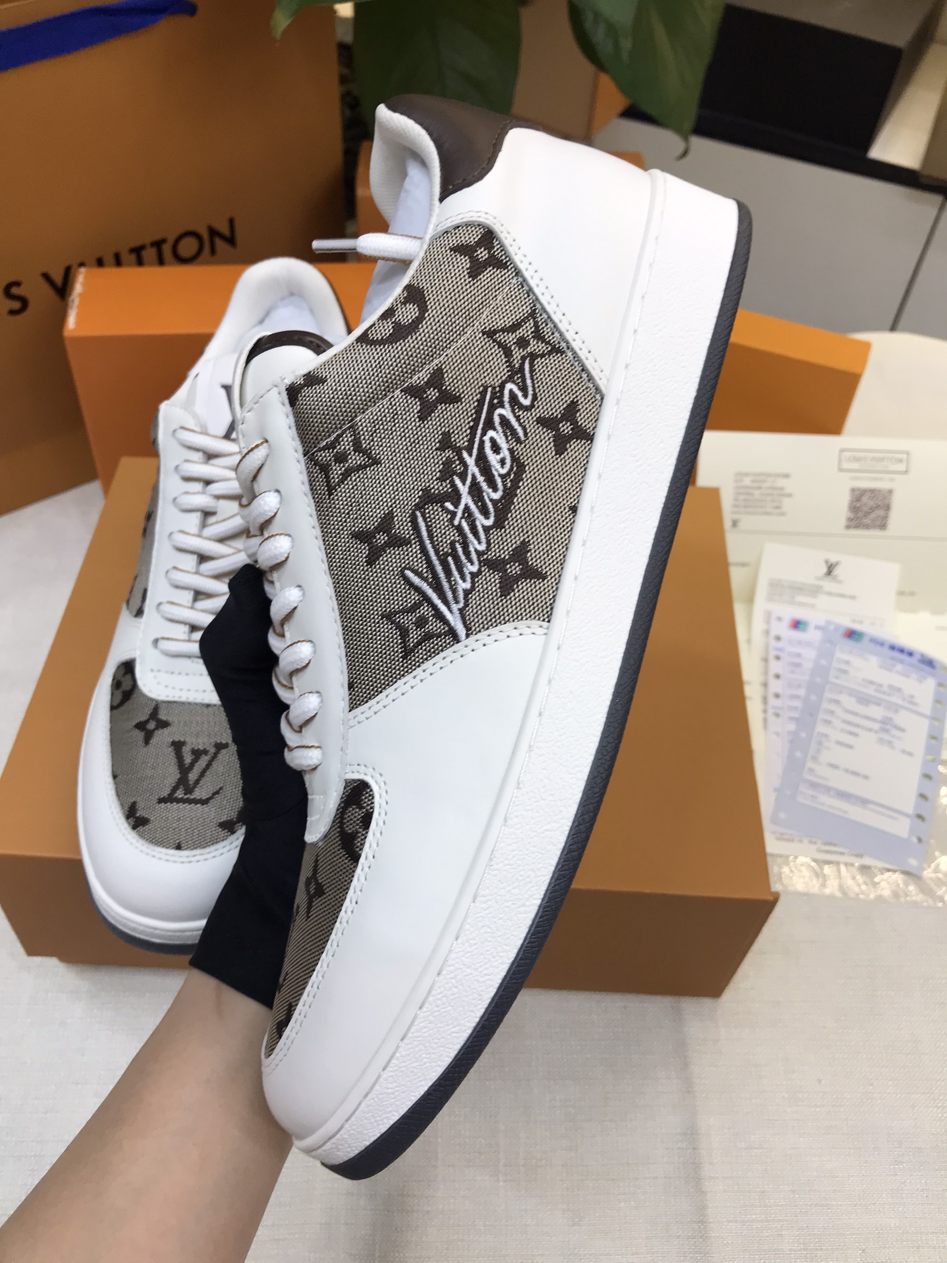 Giày LV Rivoli Sneaker Siêu Cấp Size 41 1ABF4L