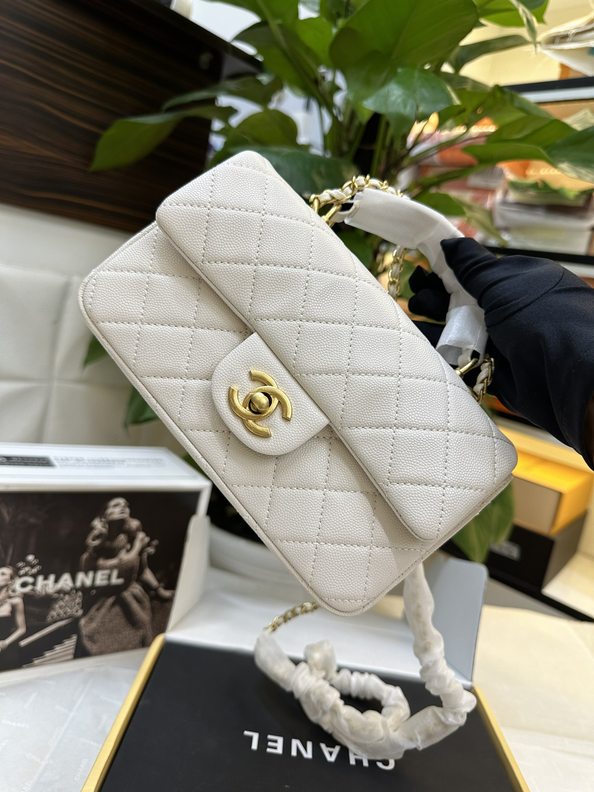 Túi Chanel Mini 8 Hadle Caviar White Super Màu Trắng Da Hạt Size 20cm