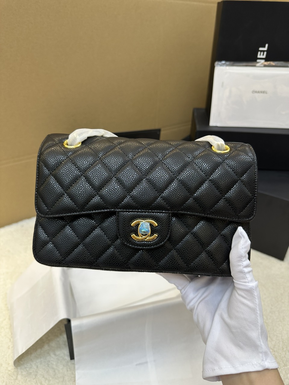 Túi Xách Chanel Small Classic Handbag Super Da Hạt Màu Đen Size 23cm