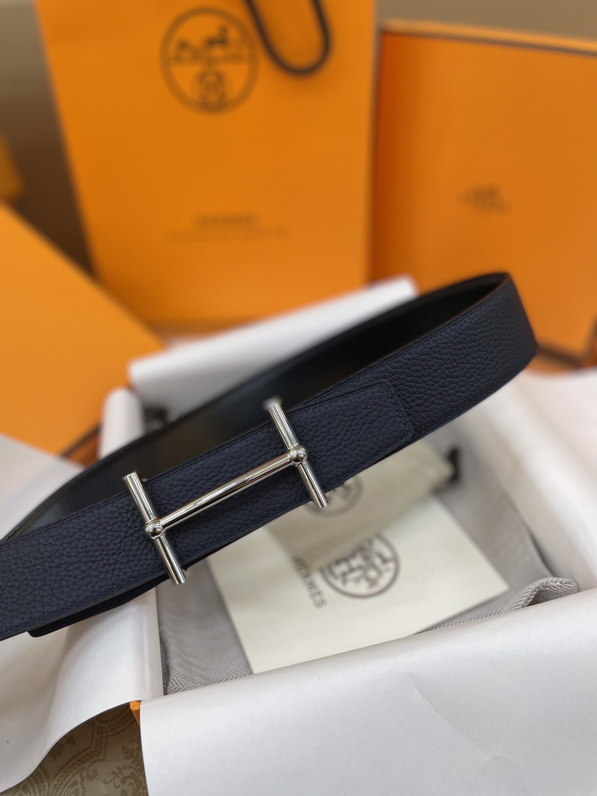 Thắt Lưng Hermes Logo H Da Togo Màu Xanh Đen 108cm/ 3.8cm