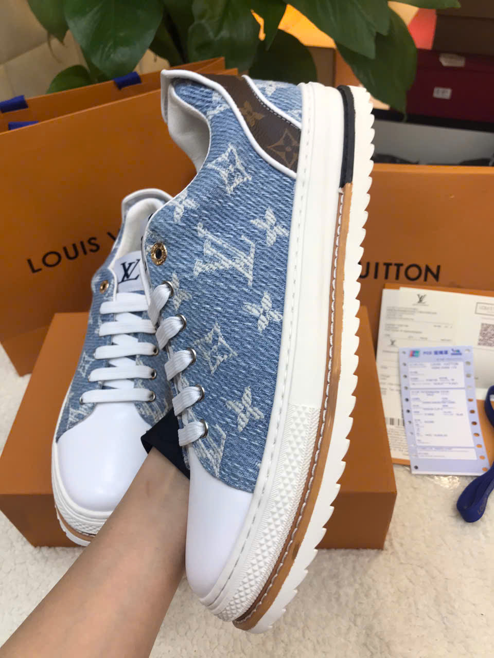 Giày LV Time Out Trainers Blue Size 43 1AC28U