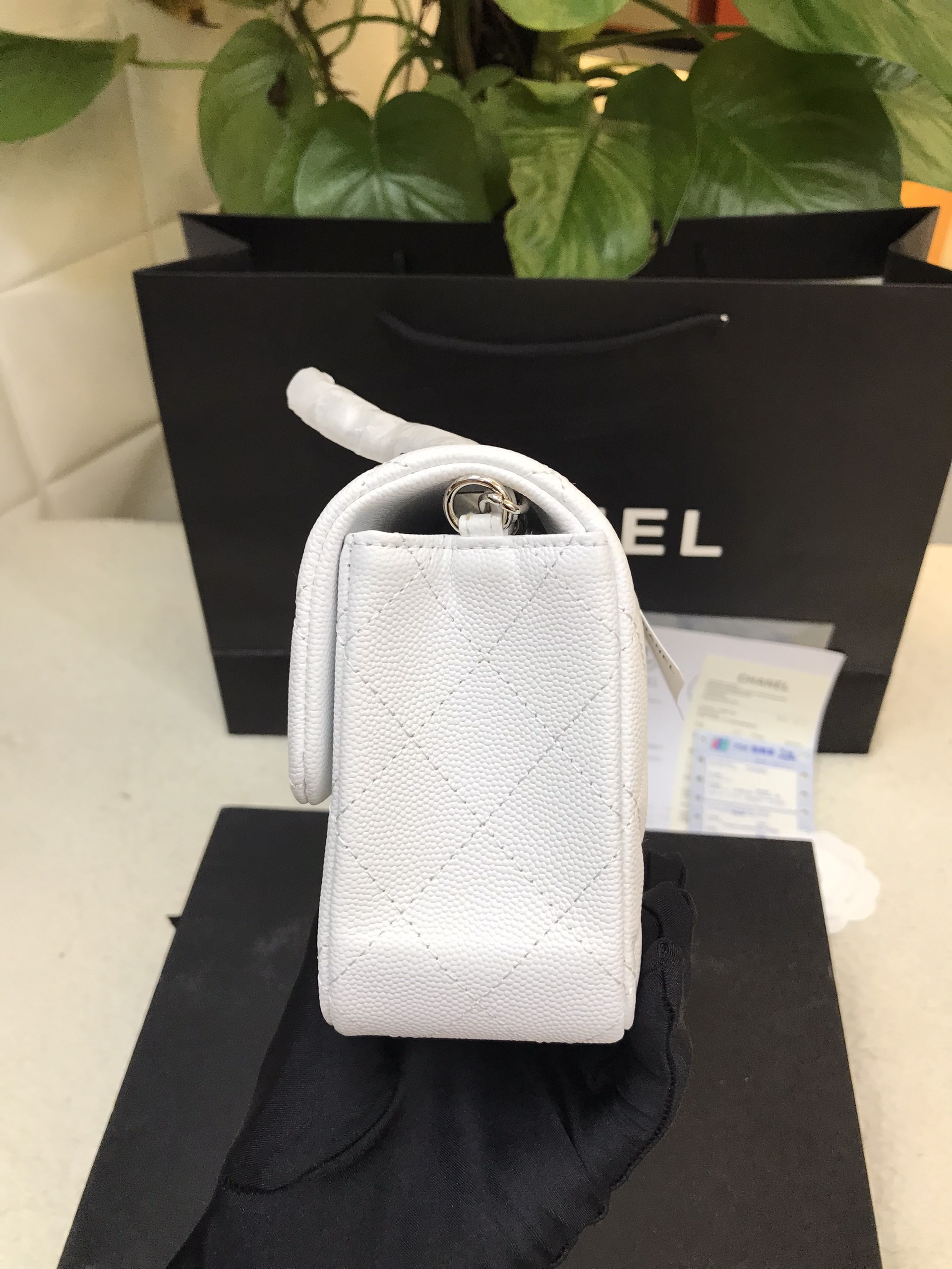 Túi Chanel 21B Mini Classic Flap Da Hạt Khóa Bạc Siêu Cấp Size 20cm