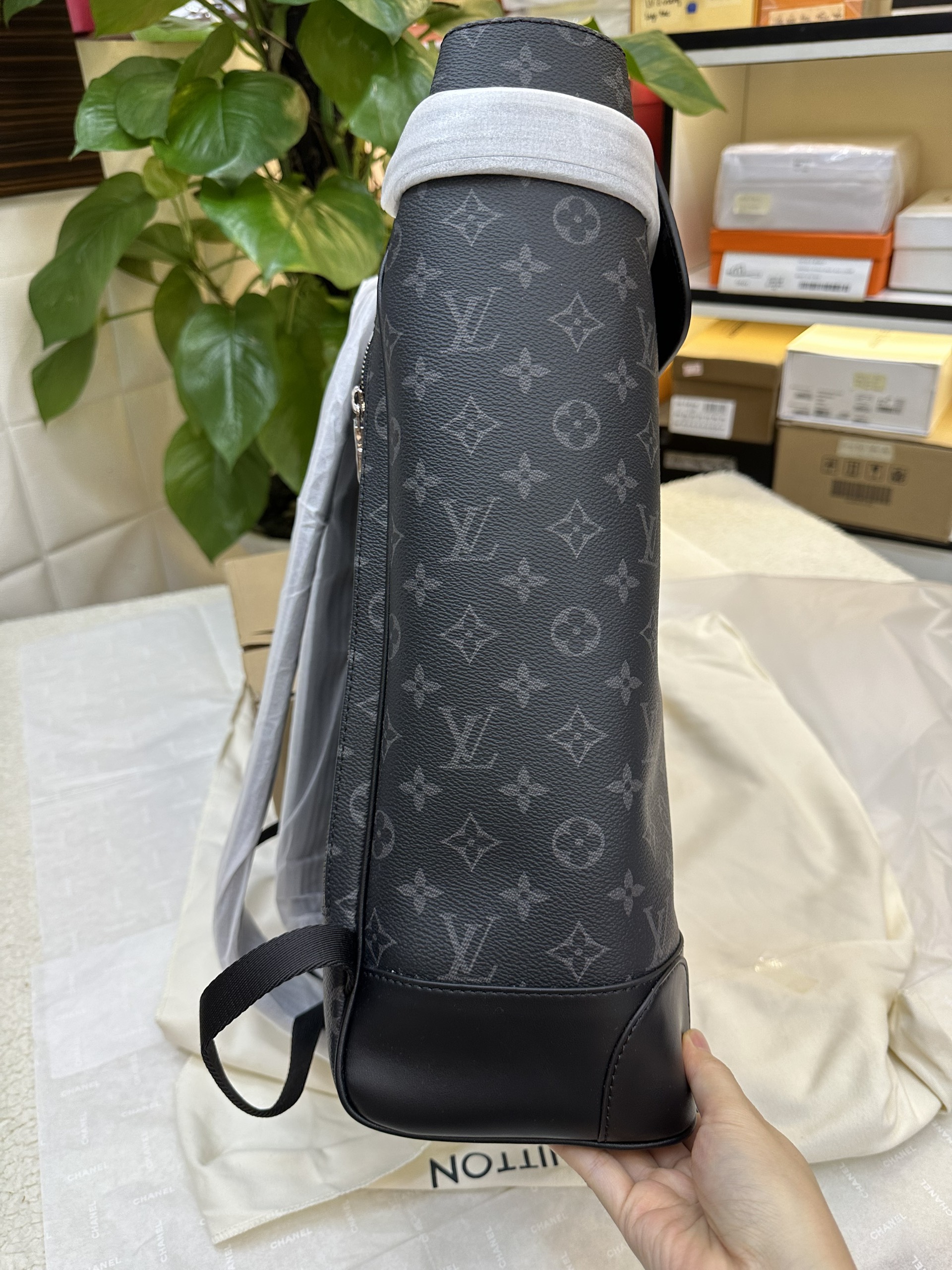 Balo LV Steamer Backpack Màu Đen Size 32cm M44052