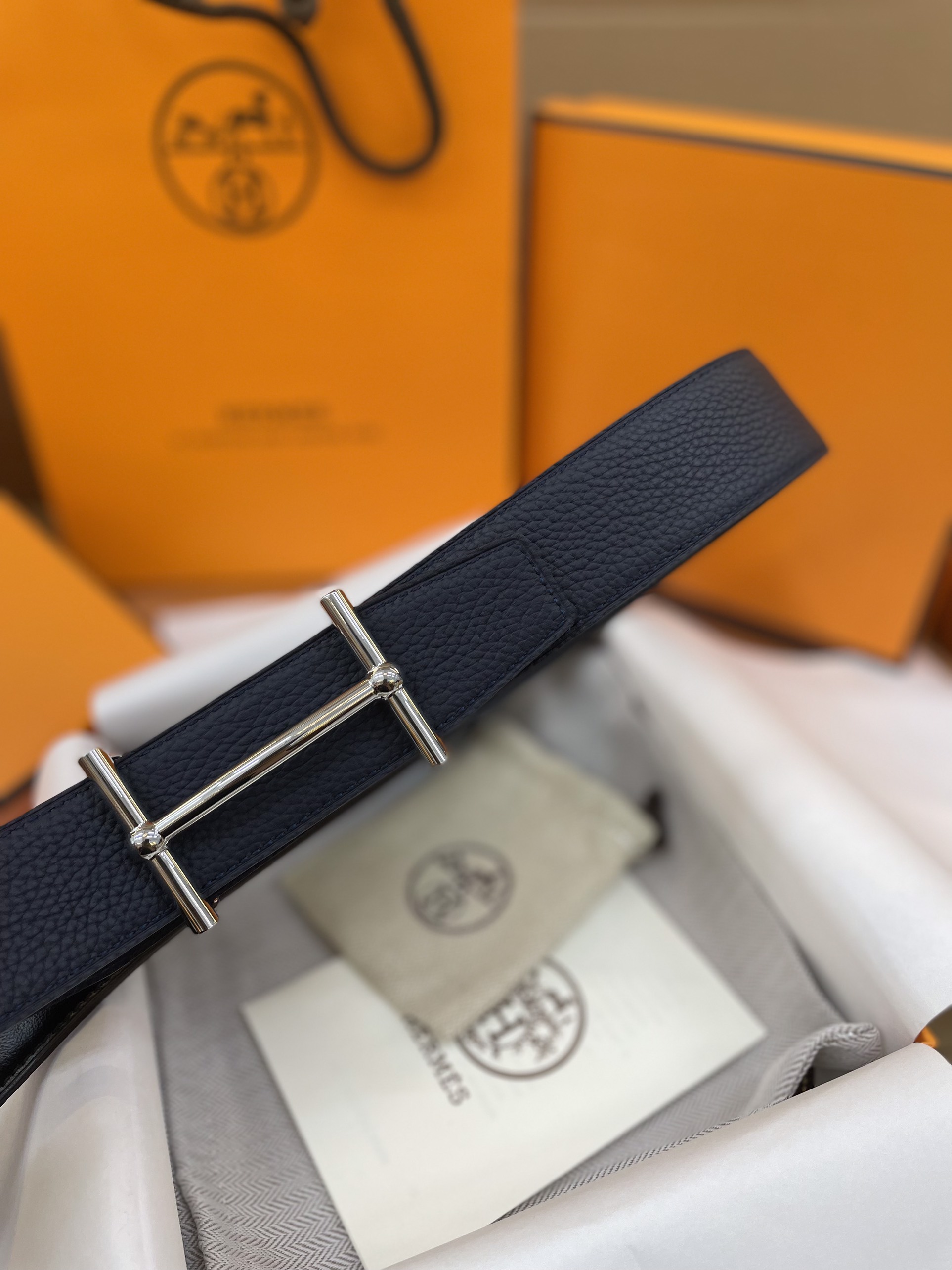 Thắt Lưng Hermes Logo H Da Togo Màu Xanh Đen 108cm/ 3.8cm