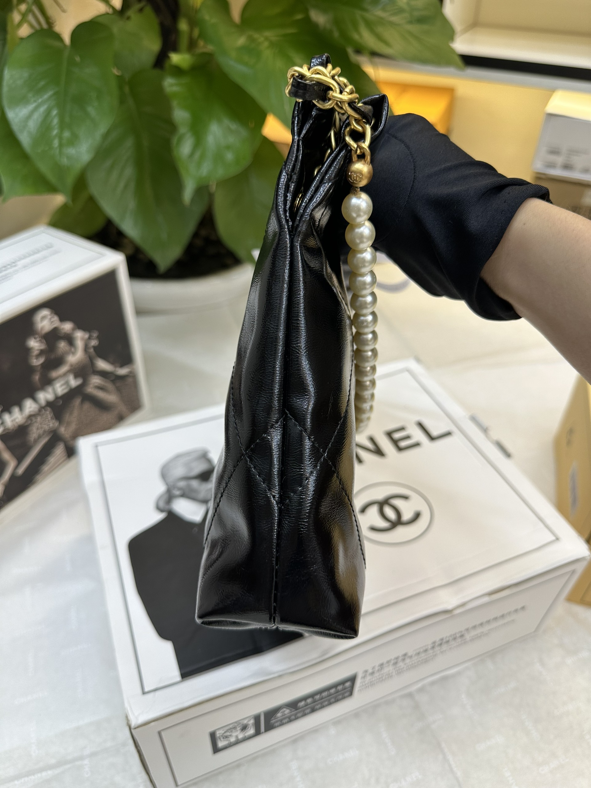 Túi Chanel 22 Mini Bag Black Gold Pearl Super Màu Đen Size 19cm