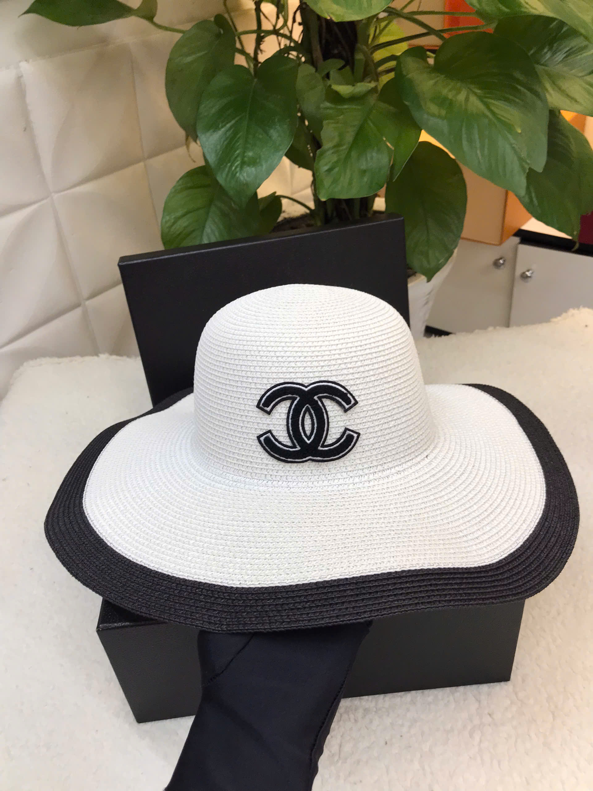 Nón Chanel Women Solo Hat Siêu Cấp Màu Trắng