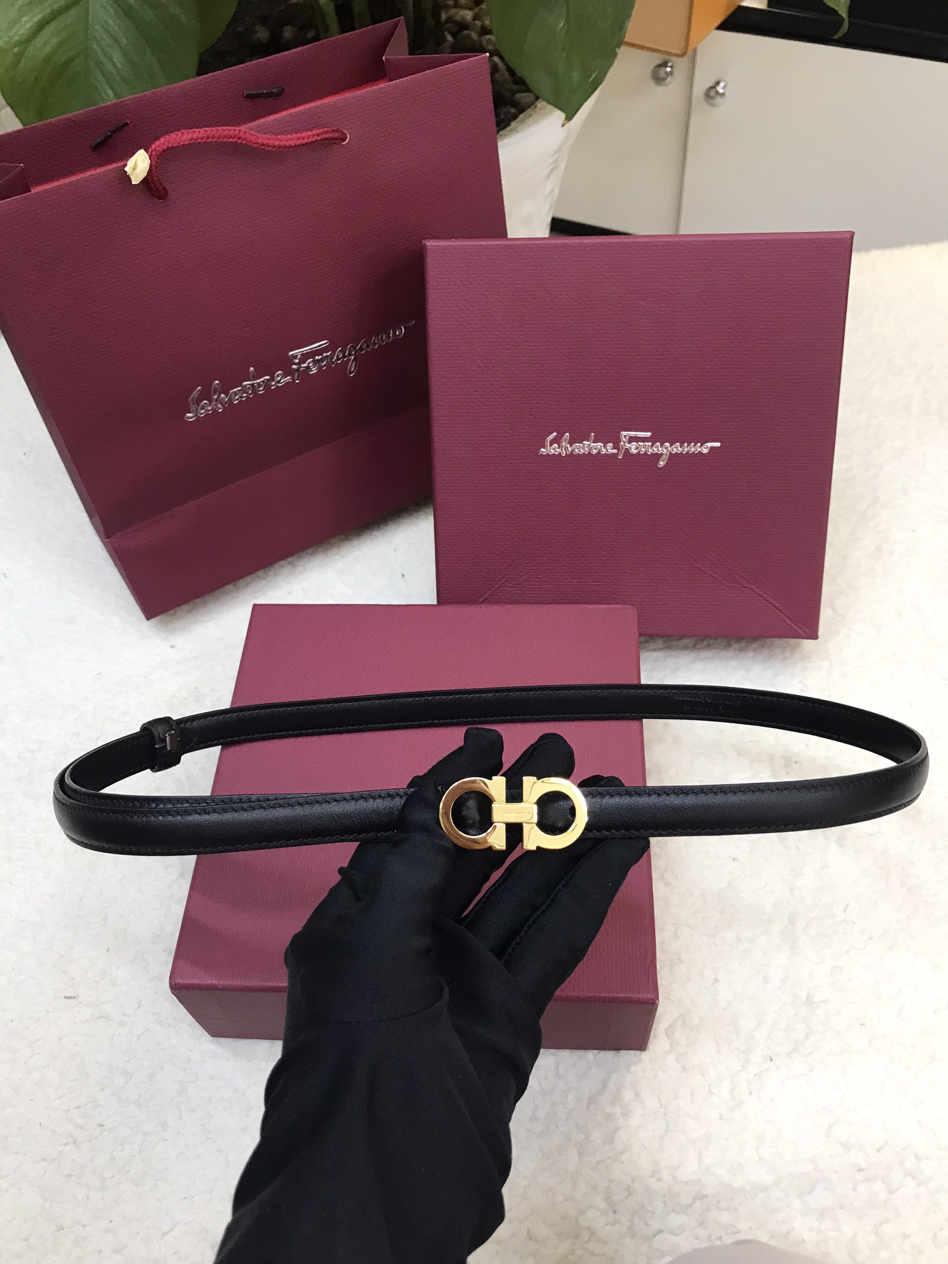 Thắt Lưng Ferragamo Sized Gancini Belt Siêu Cấp Màu Đen Logo Vàng