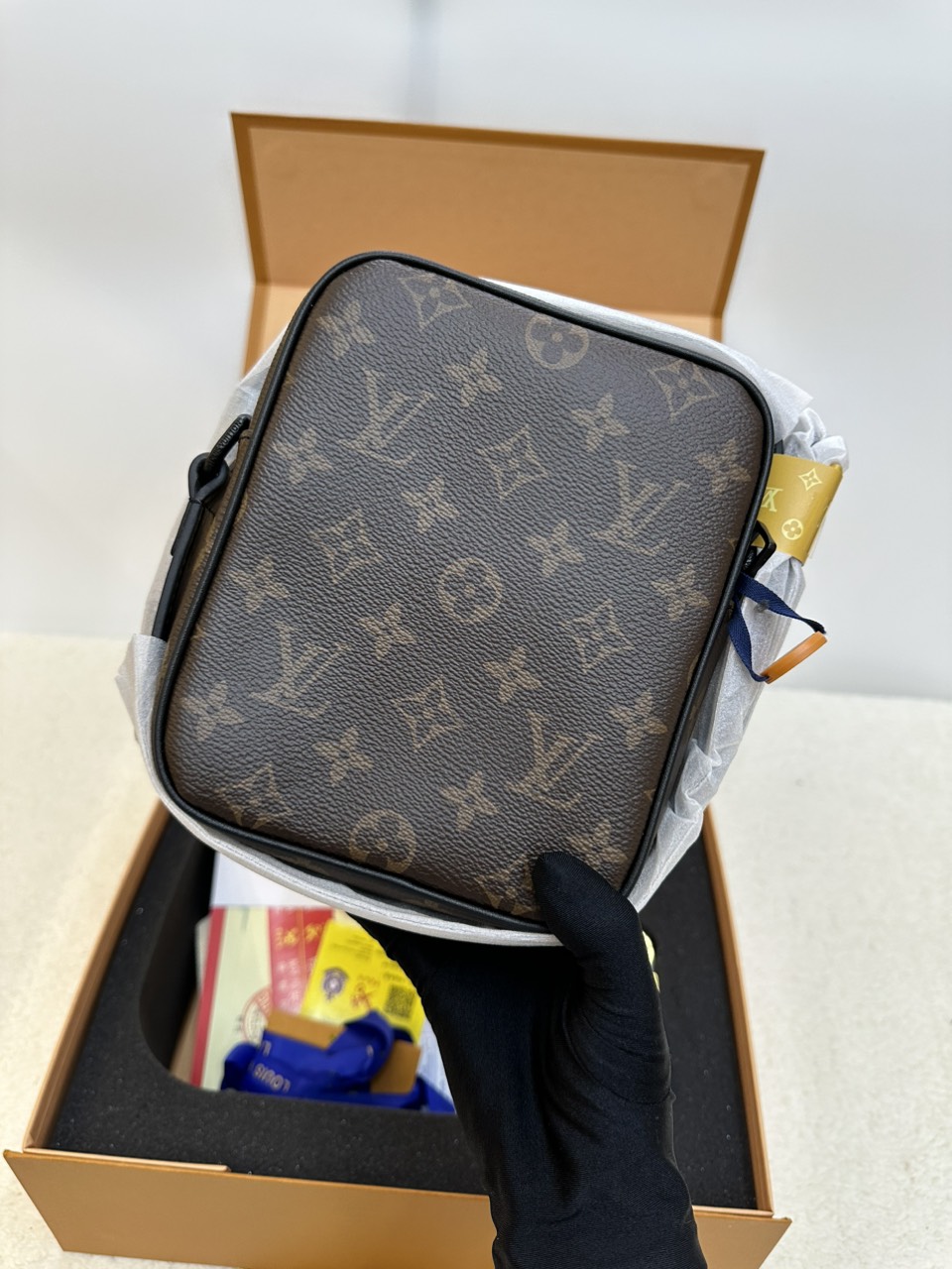 Túi Đeo Chéo LV Christopher Super Size 18cm