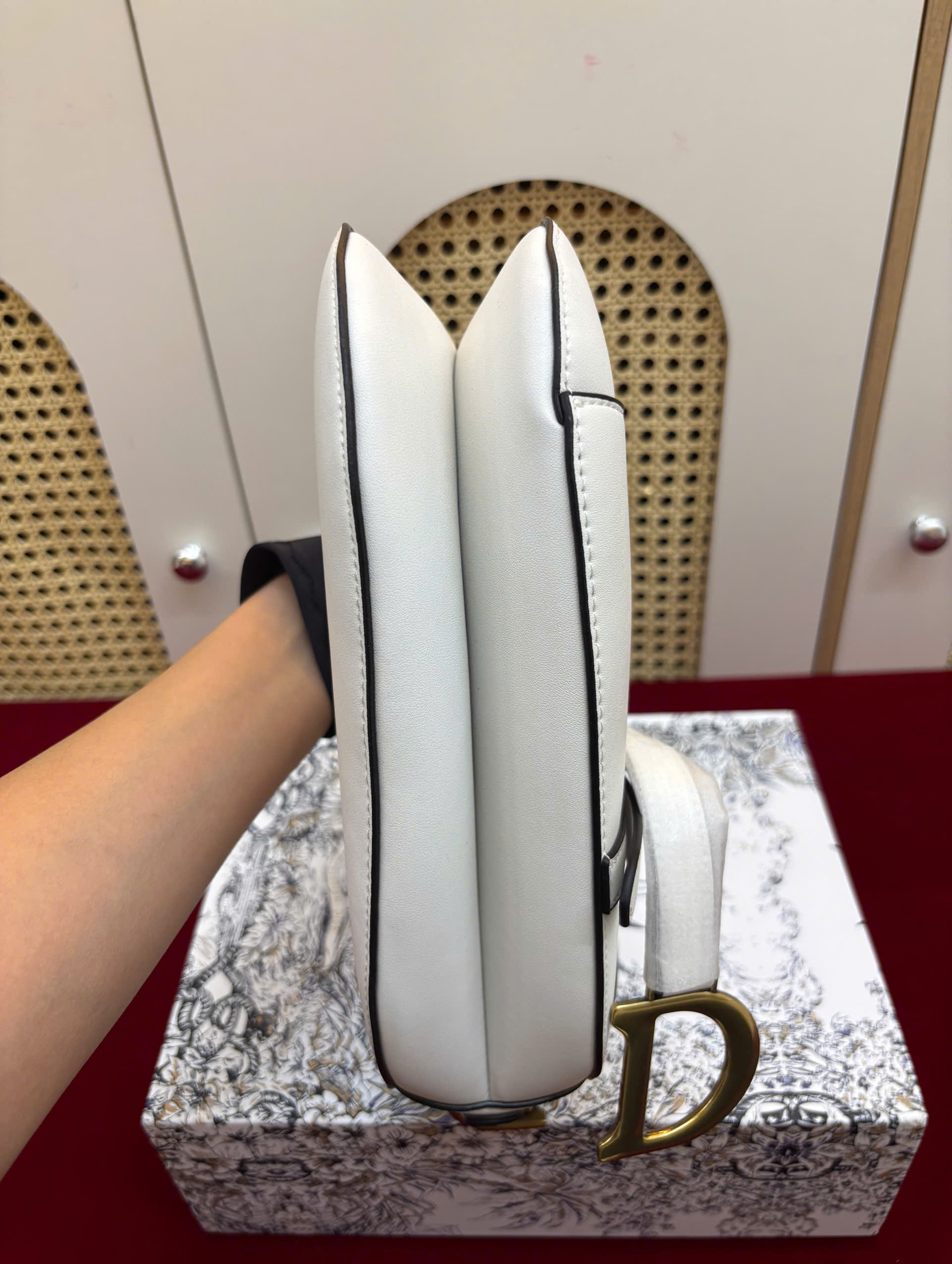 Túi Xách Dior Saddle Bag With Strap Super Màu Trắng Size 25.5cm