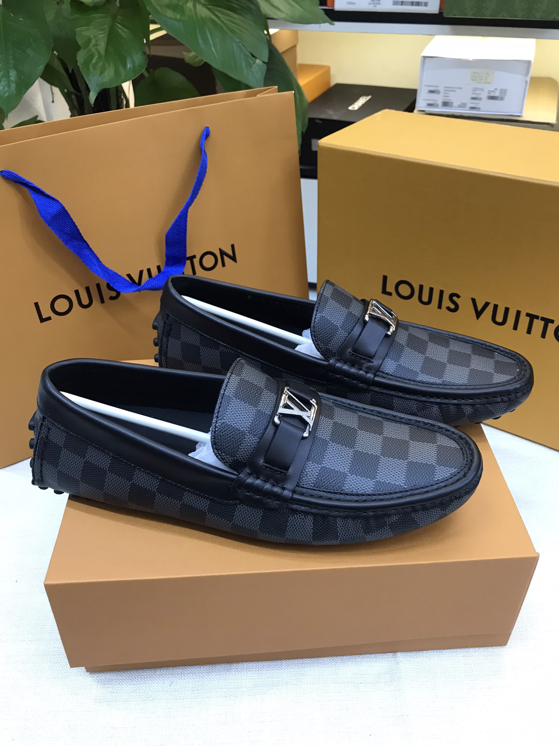 Giày LV Hockenheim Moccasin Siêu Cấp Màu Đen Size 42 1A4OIF