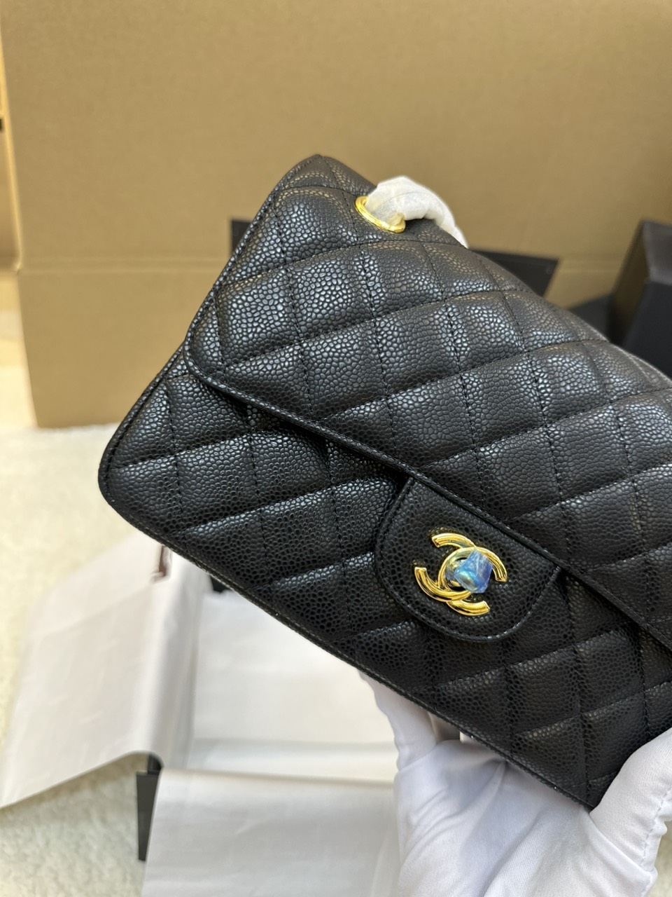 Túi Xách Chanel Small Classic Handbag Super Da Hạt Màu Đen Size 23cm
