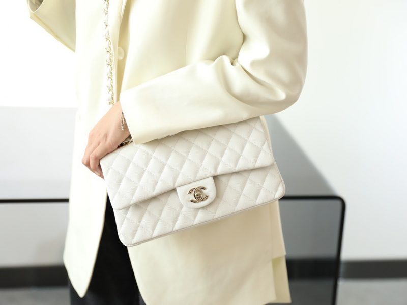 Túi Xách Chanel Classic Super Màu TRắng Size 25cm Có 2 Loại Khóa Vàng Và Bạc