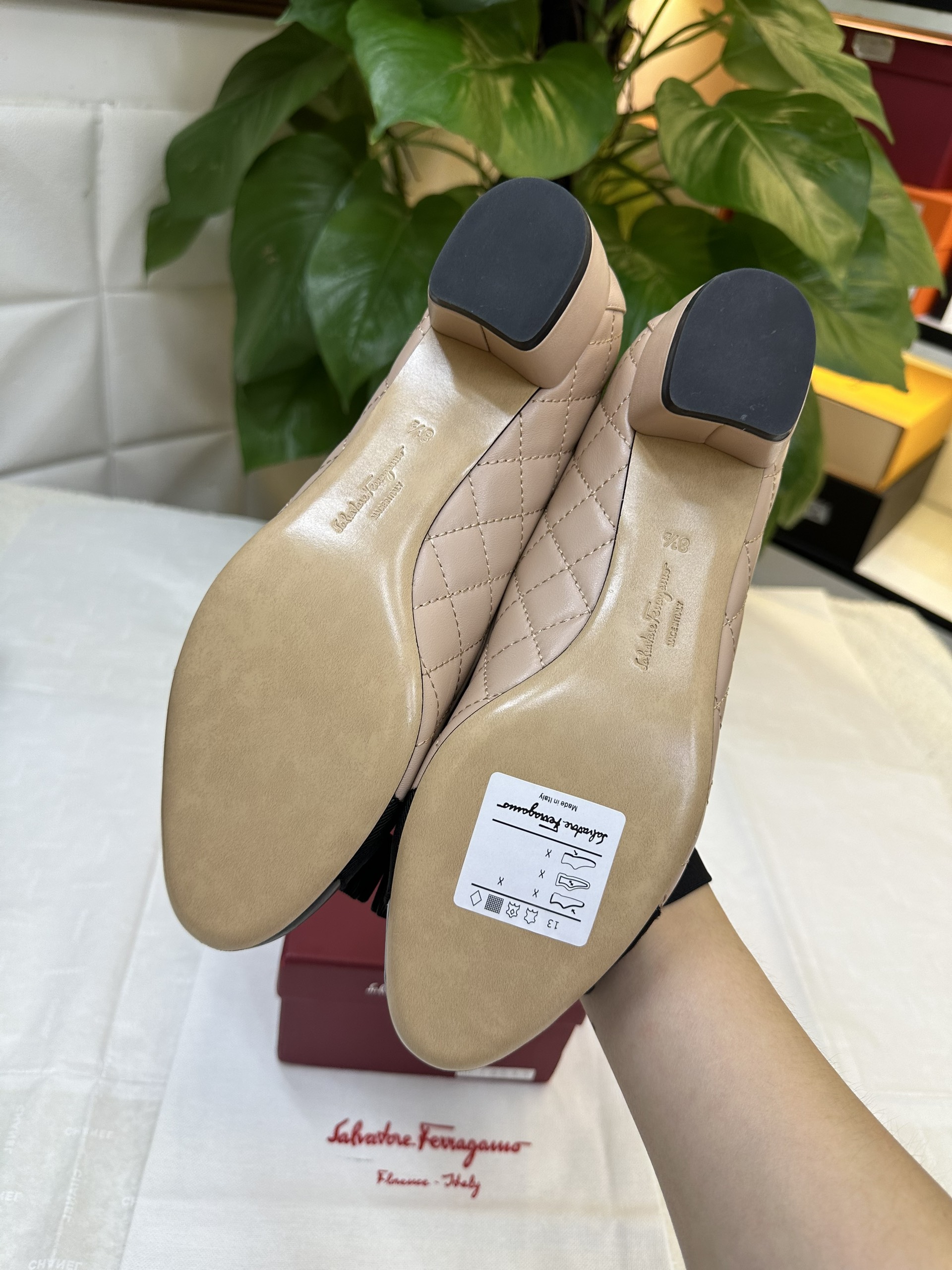 Giày Salvatore Ferragamo Varina Ballet Flat Heels 3cm Size 39