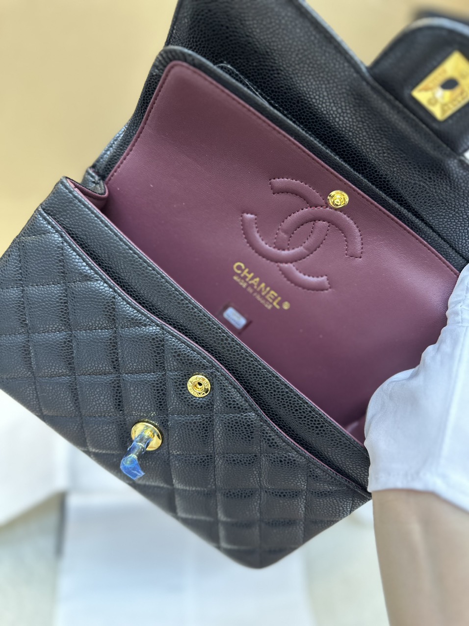 Túi Xách Chanel Small Classic Handbag Super Da Hạt Màu Đen Size 23cm