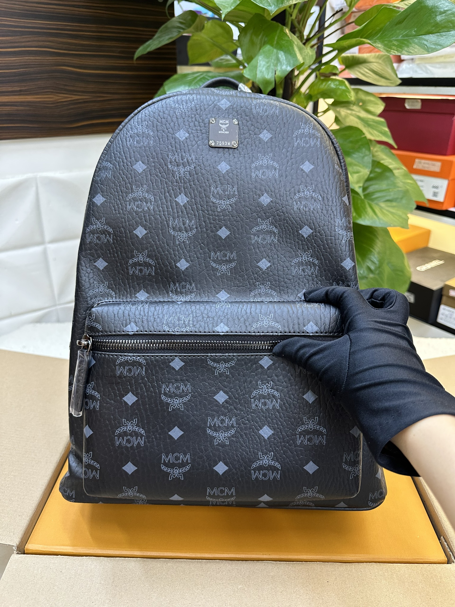 Balo MCM Stark Side Studs Backpack In Visetos Màu Đen Size 32cm