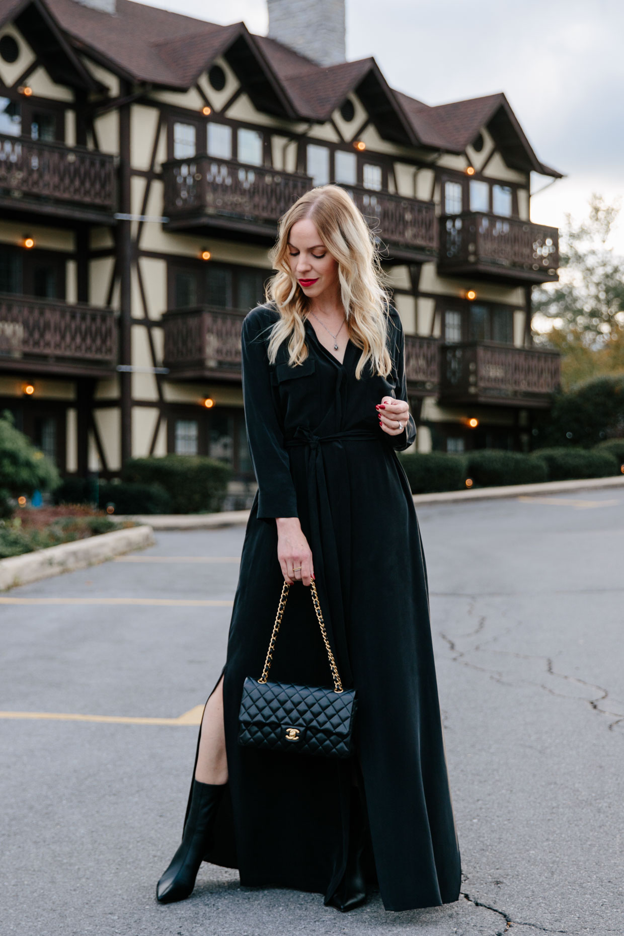 Túi Xách Chanel Classic Super Da Lì Màu Đen Khóa Vàng Size 26cm