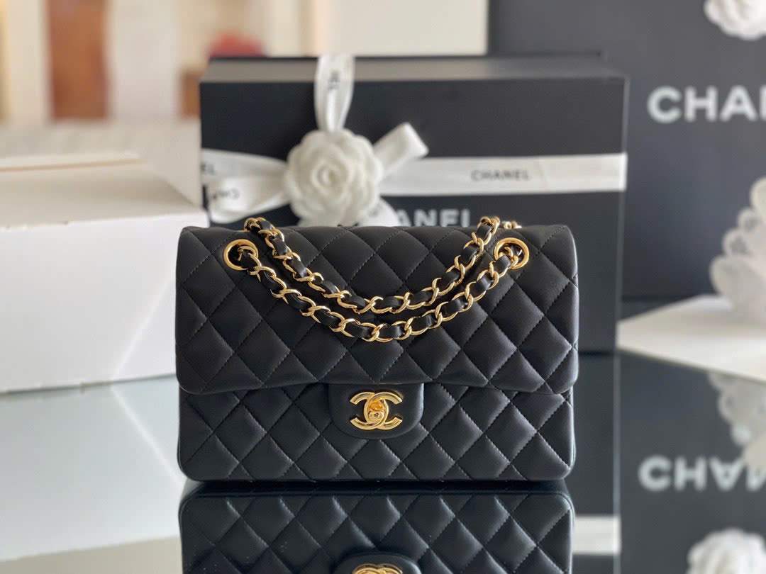 Túi Chanel Classic Flap Vip Da Lì Màu Đen Khóa Vàng Size 23cm