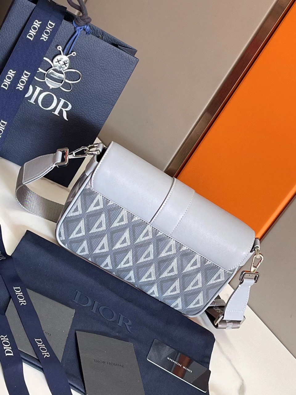 Túi Xách Dior Siêu Cấp Hit The Road Messenger Bag 1ESME157CDP_H42E